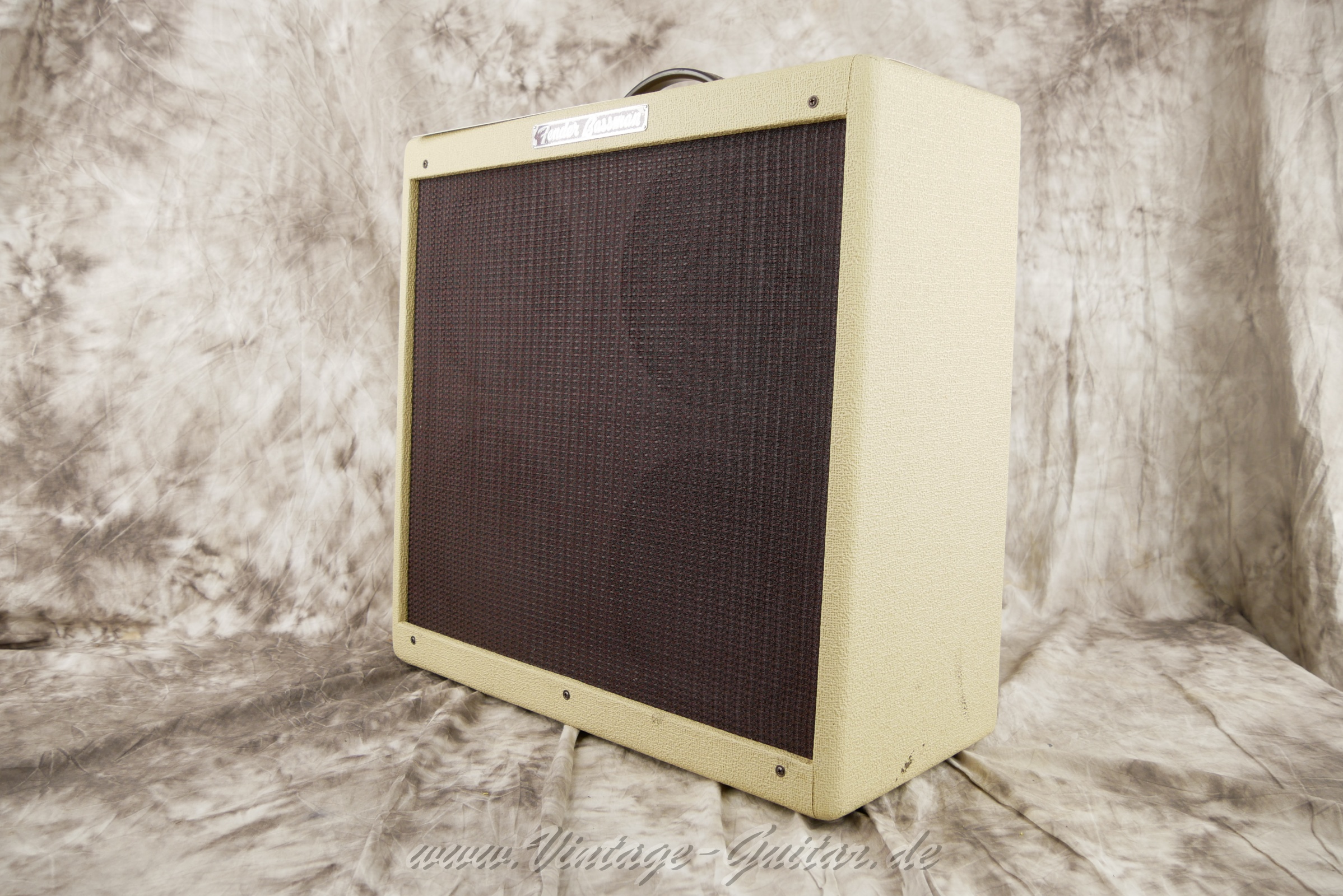img/vintage/5711/Fender_Bassman_Blondemann_LTD_blonde_tolex_baujahr_2014_USA-006.jpg