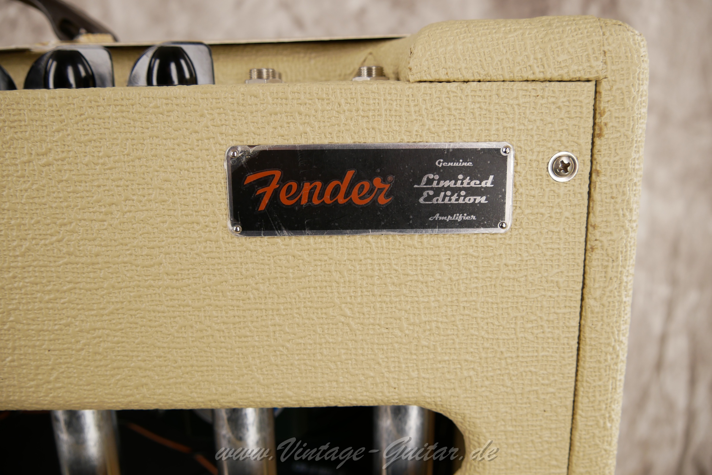 img/vintage/5711/Fender_Bassman_Blondemann_LTD_blonde_tolex_baujahr_2014_USA-008.jpg