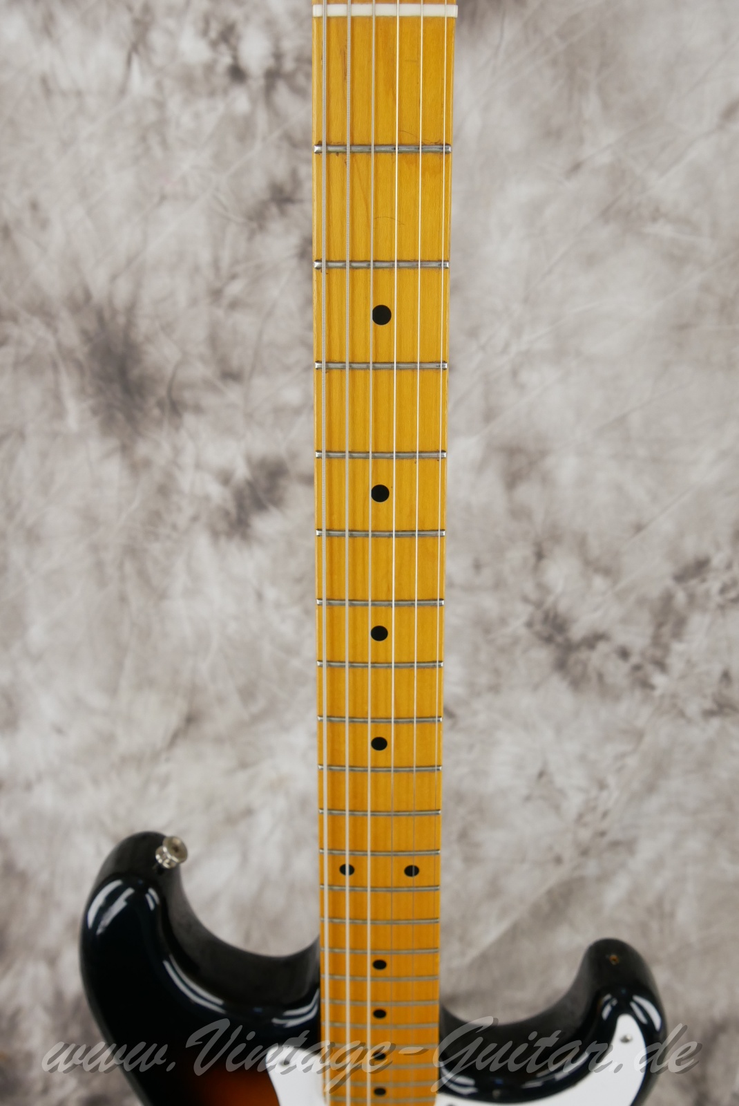 Squier-Stratocaster-JV-Series-first-series-1982-two-tone-sunburst-005.jpg