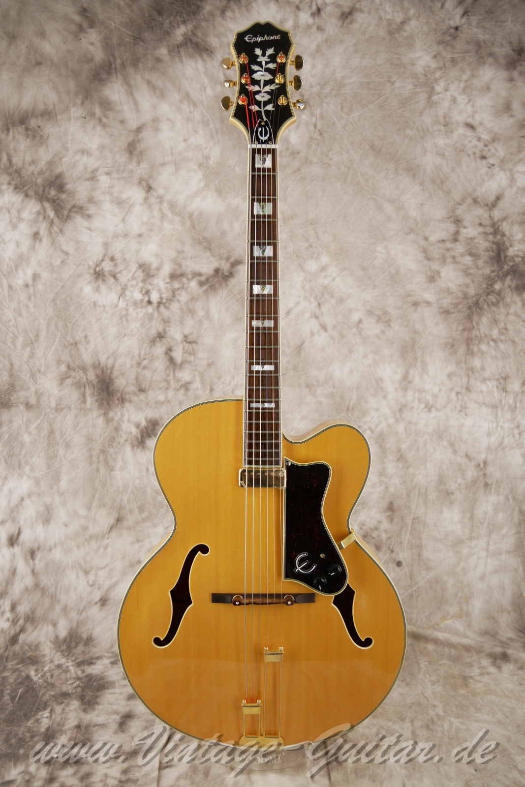 Epiphone_Emperor_Regent_Baujahr_2012_natural-001.jpg