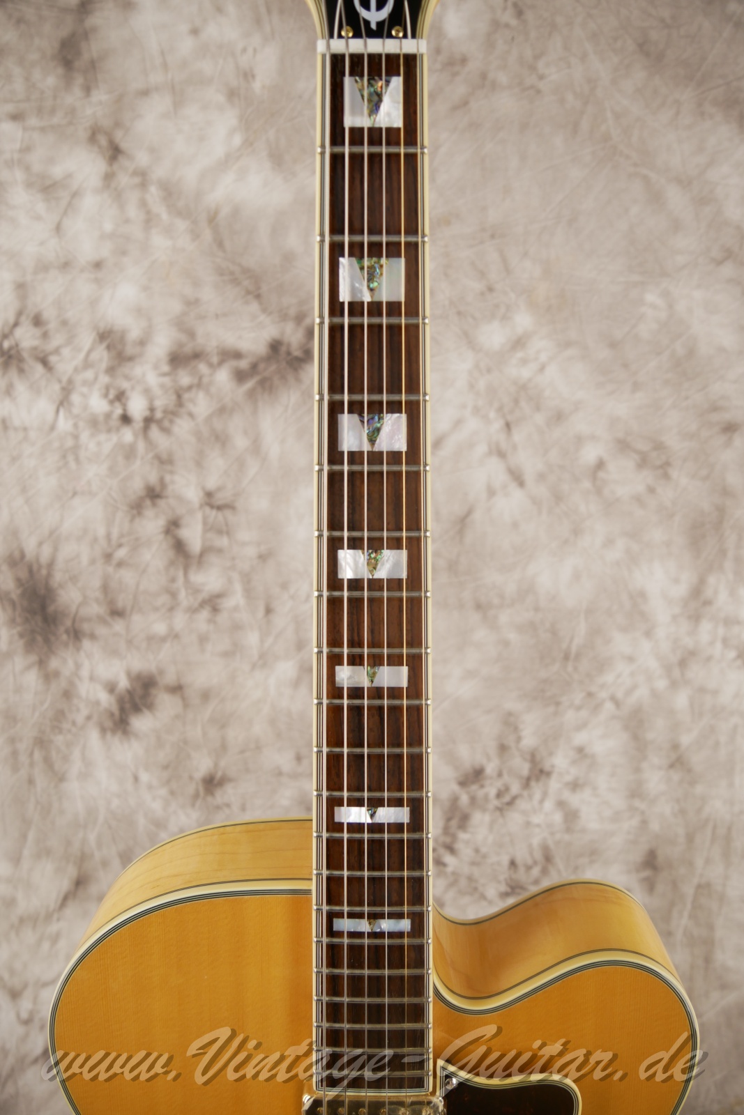img/vintage/5718/Epiphone_Emperor_Regent_Baujahr_2012_natural-005.jpg