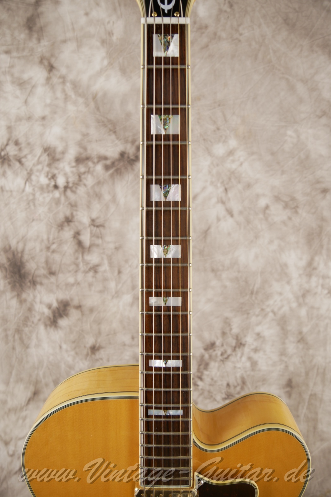 Epiphone_Emperor_Regent_Baujahr_2012_natural-005.jpg