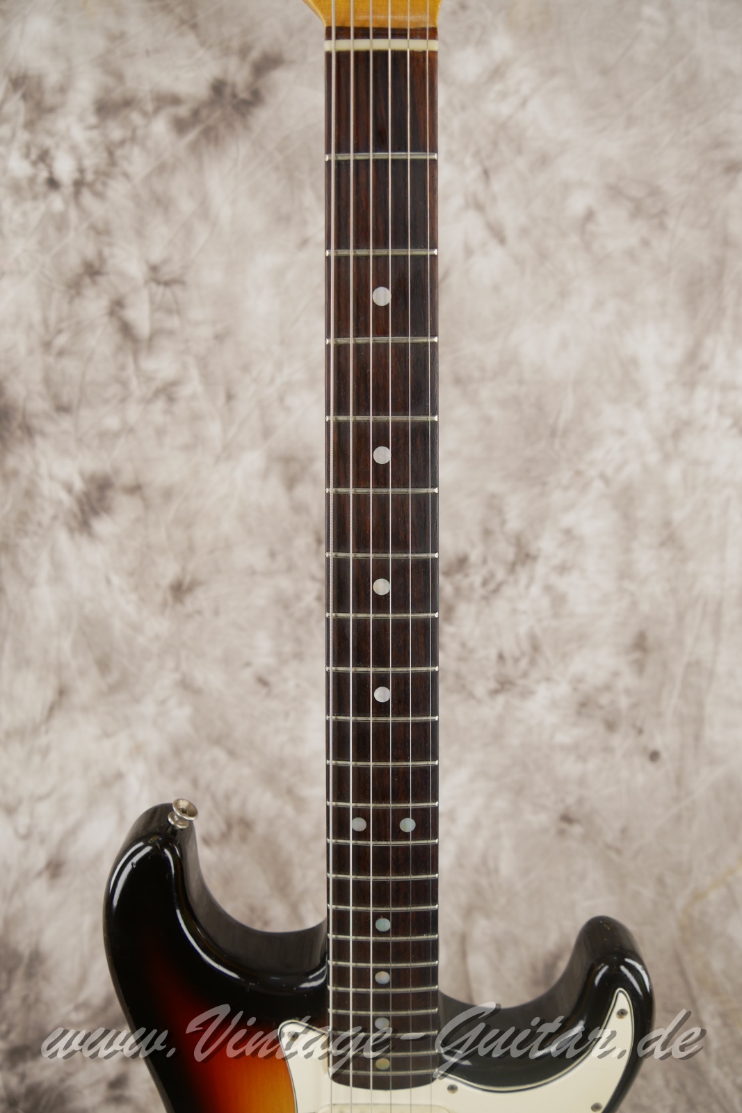 Fender_Stratocaster_1969_sunburst_USA-005.JPG