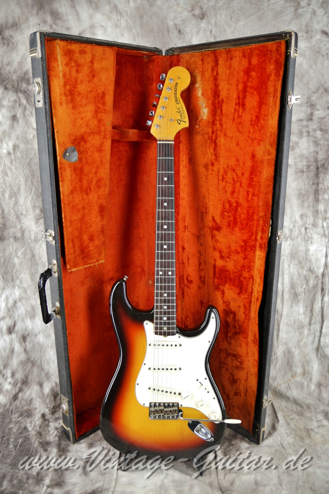 Fender_Stratocaster_1969_sunburst_USA-013.JPG