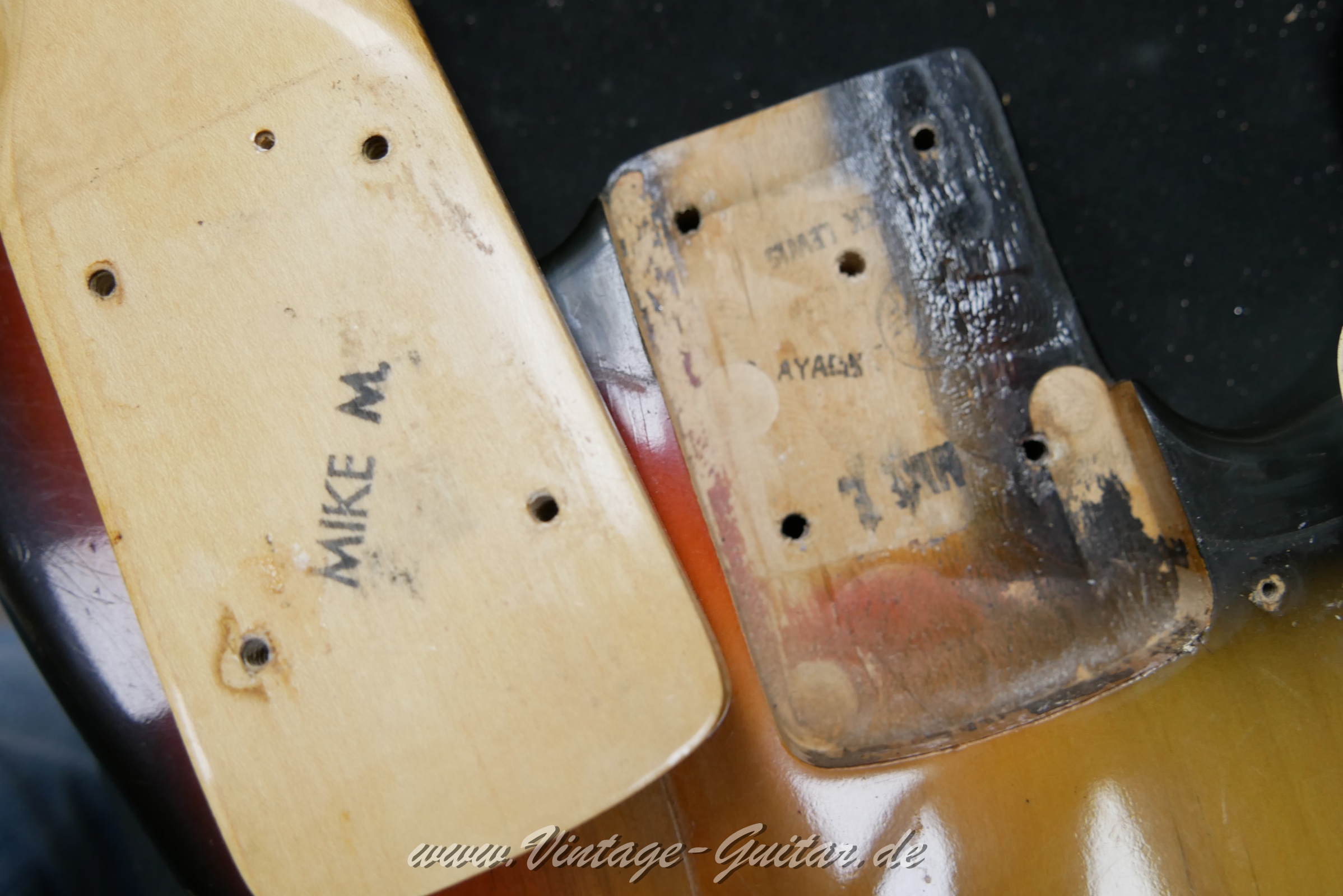 img/vintage/5724/fender_precision_bass_1973_USA_sunburst-014002.JPG