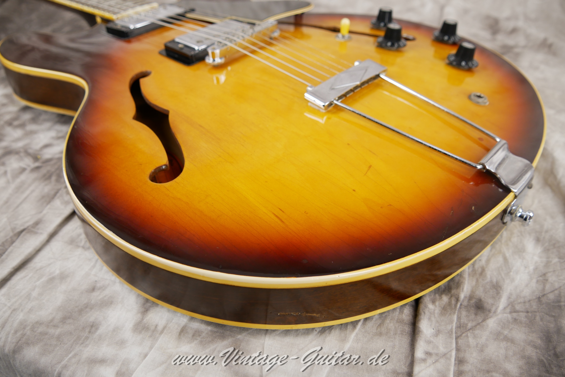 Gibson-ES-335TD-sunburst-1967-017.JPG