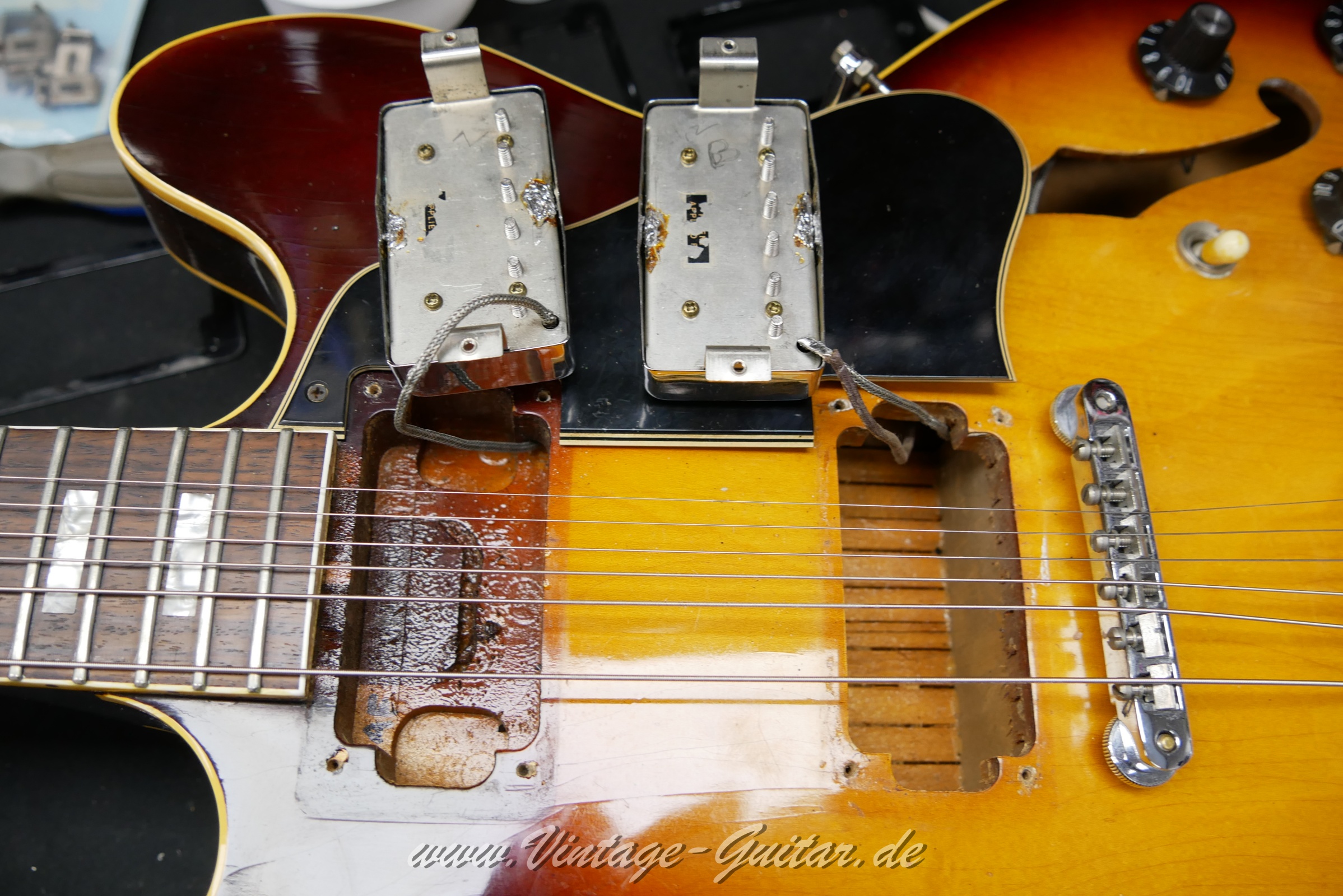 Gibson-ES-335TD-sunburst-1967-inside-030.JPG
