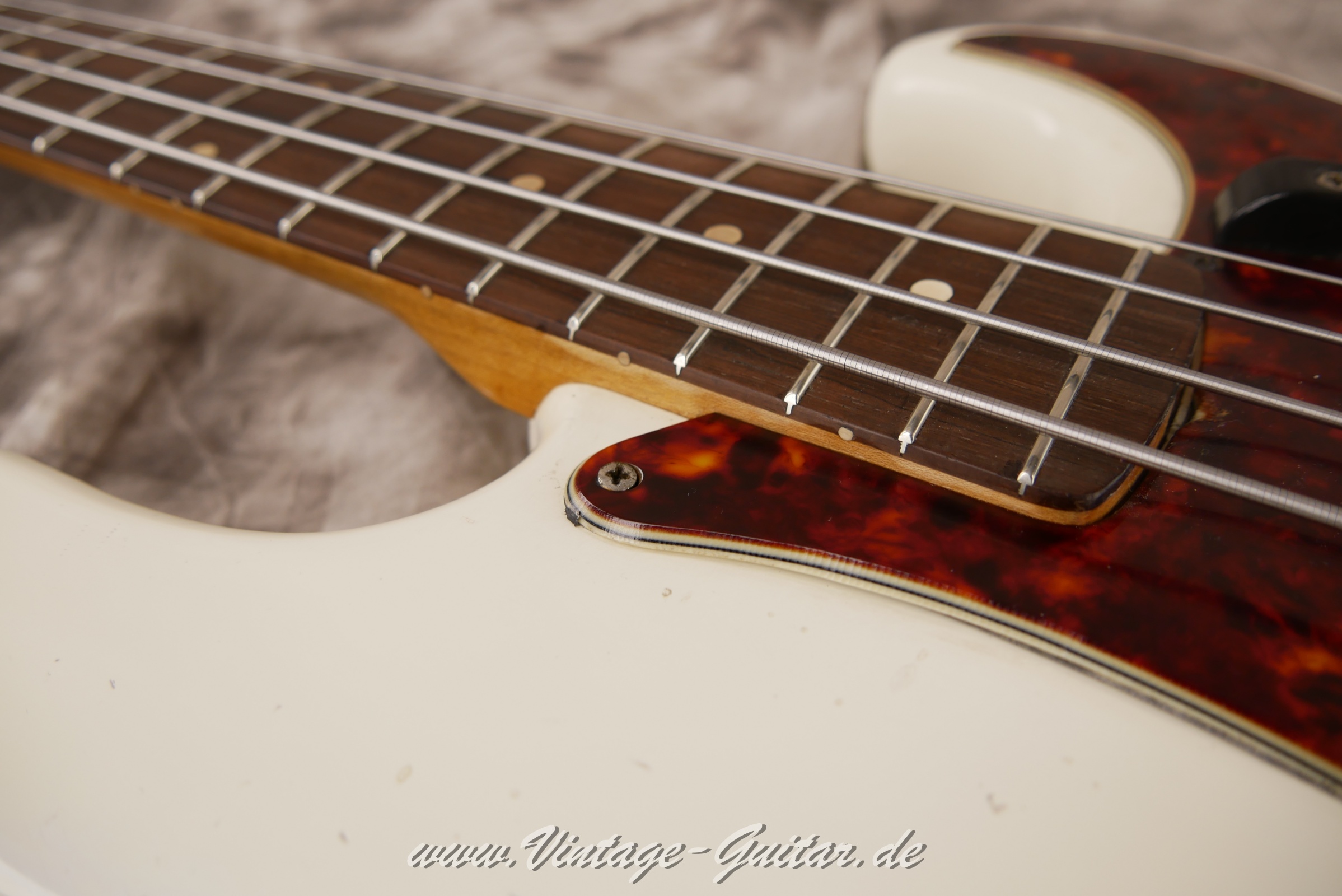 Fender-Precision-Bass-1962-olympic-white-016.JPG