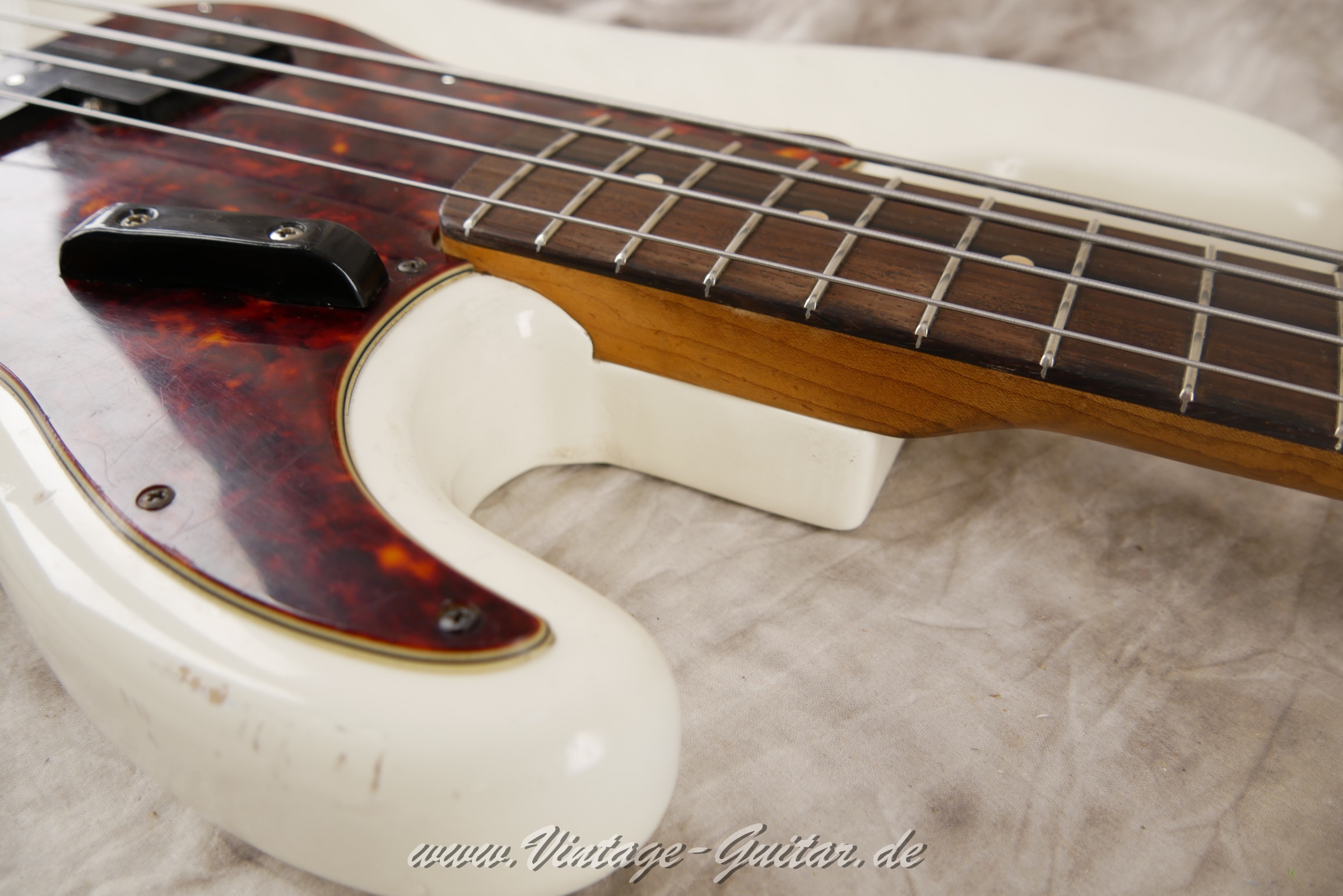 Fender-Precision-Bass-1962-olympic-white-021.JPG