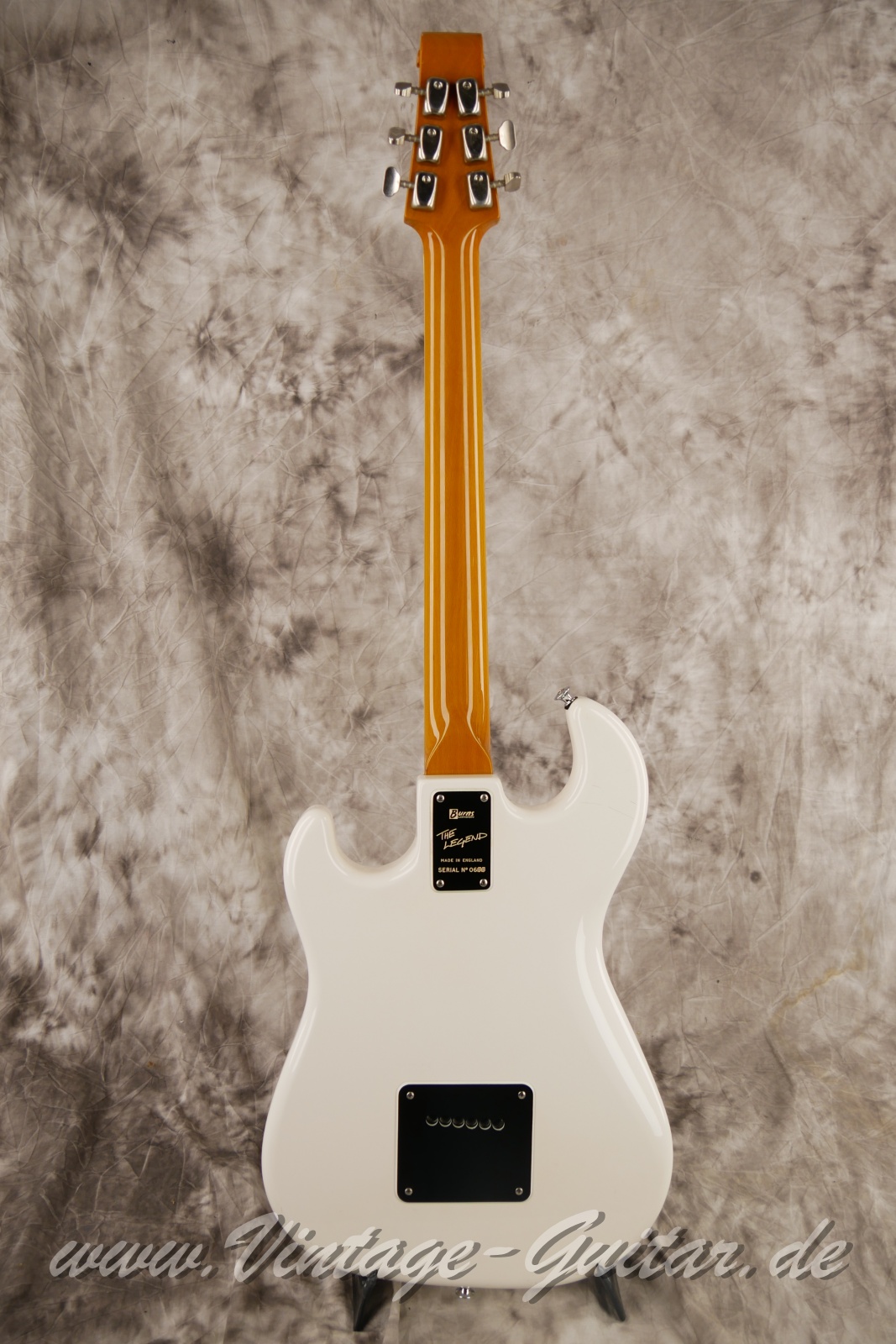 img/vintage/5733/Burns_Legend_Deluxe_The_Legend_Great_Britain_white_2002-002.JPG