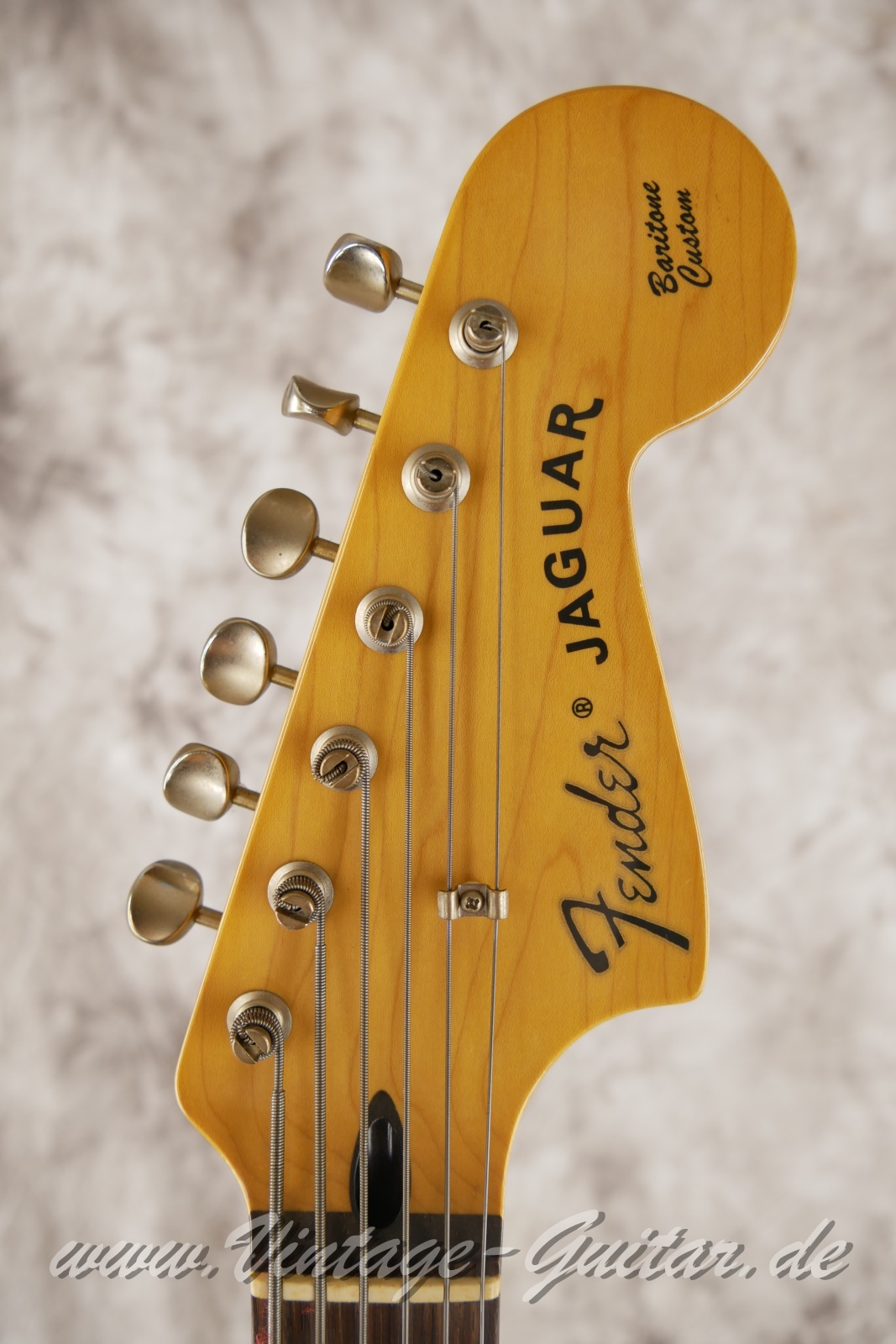 Fender_Jaguar_Baritone_Custom_Japan_sunburst_1993-003.JPG