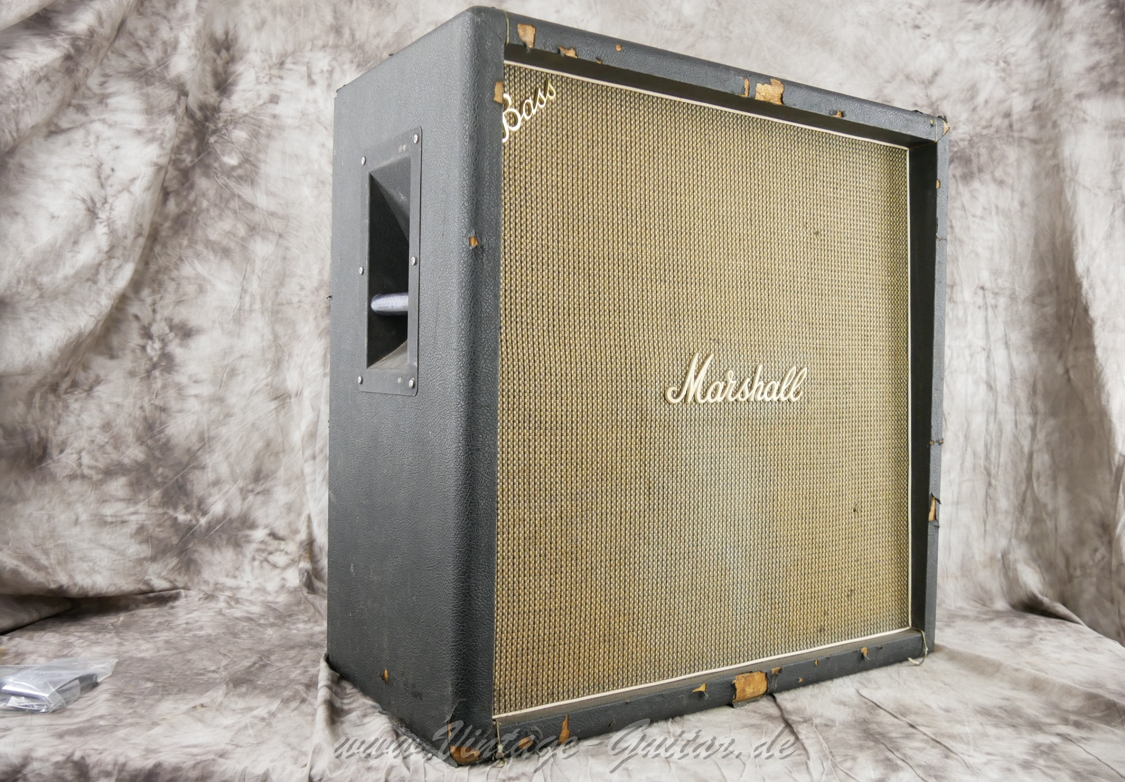 Marshall_Cabinet_4x12_100W_Lautsprecher_black_tolex_1970_celestion-003.jpg