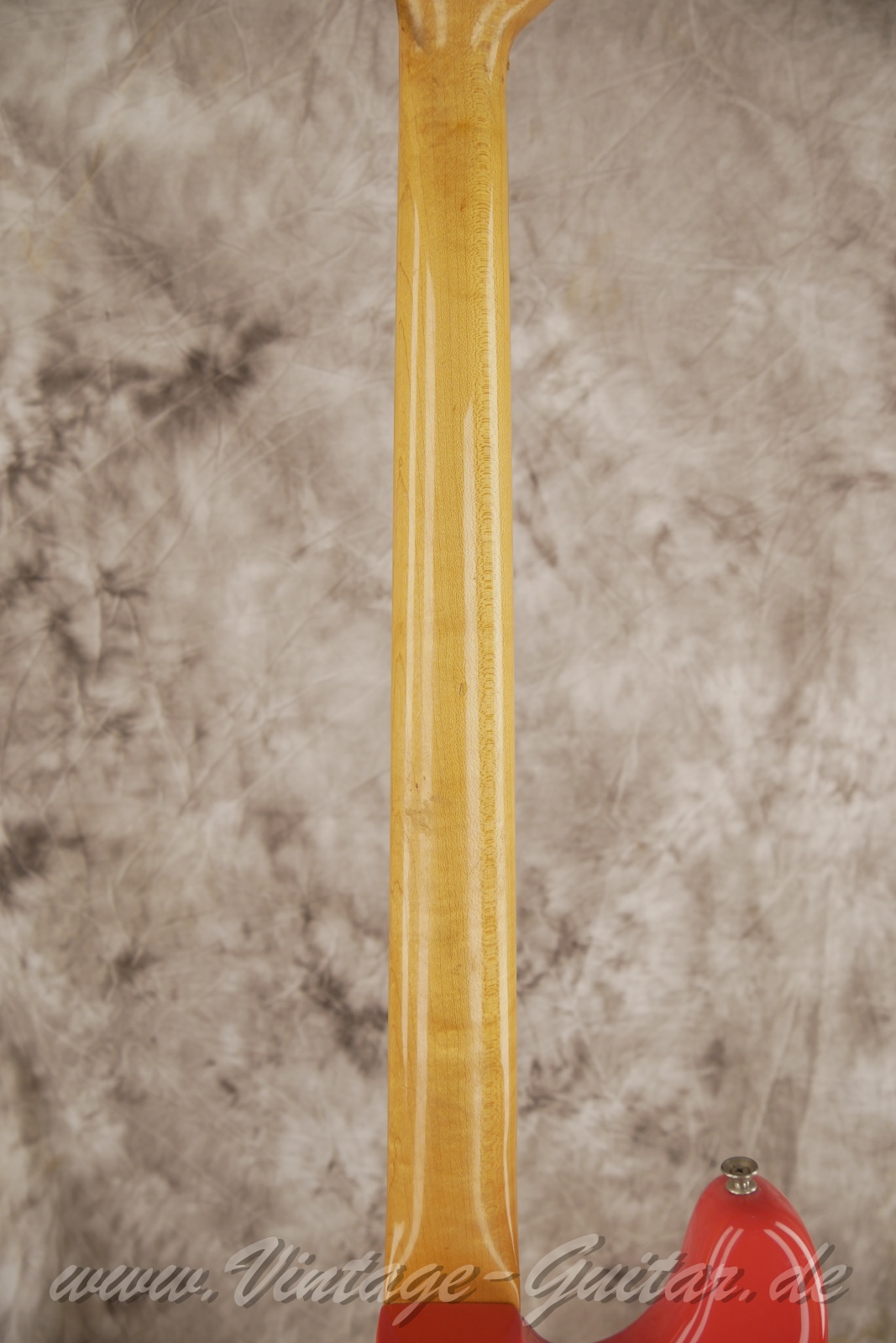 img/vintage/5745/Fender_VI_Bass_Gitarre_Baujahr_1962_fiesta_red_refinished-006.jpg