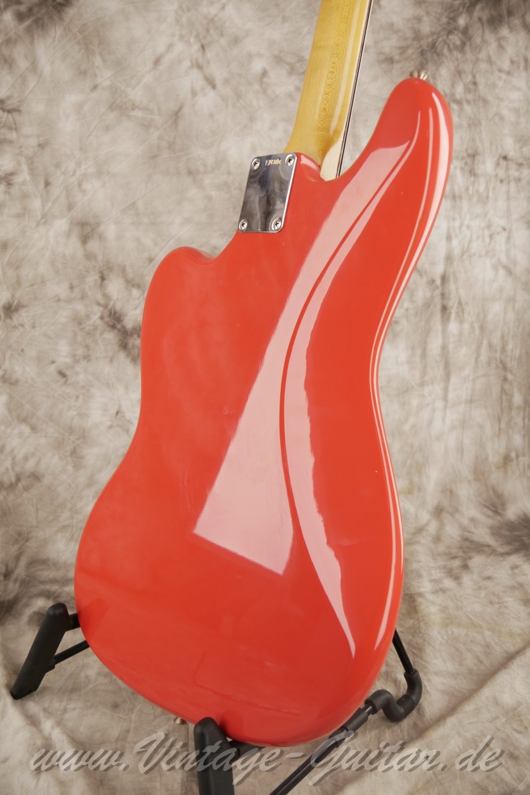 img/vintage/5745/Fender_VI_Bass_Gitarre_Baujahr_1962_fiesta_red_refinished-012.jpg
