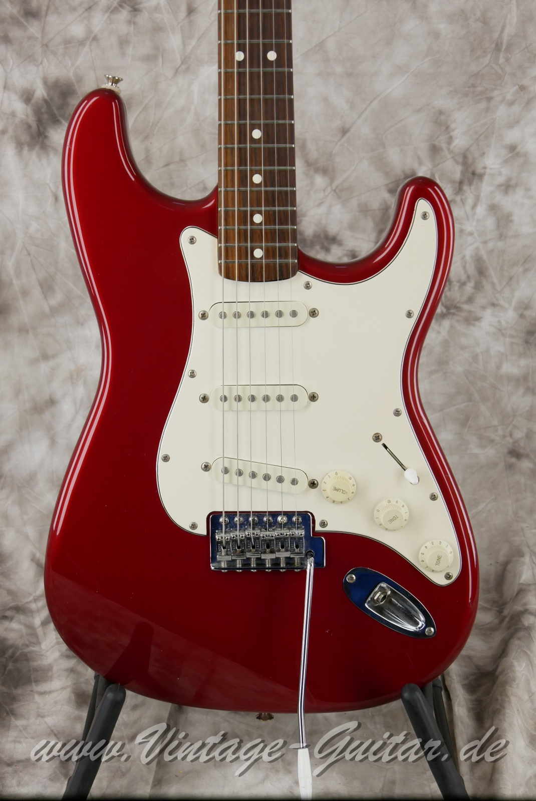 Fender_Stratocaster_Mexico_candy_apple_red_1991-007.JPG