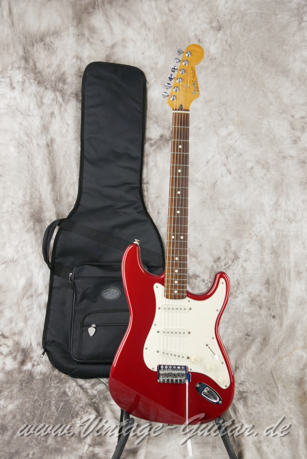 Fender_Stratocaster_Mexico_candy_apple_red_1991-013.JPG