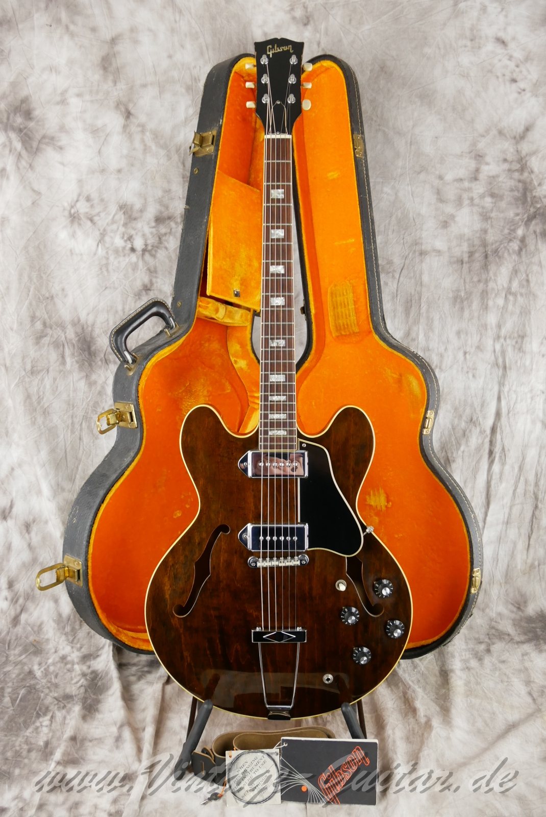Gibson_es330td_walnut_1970_USA-014.jpg