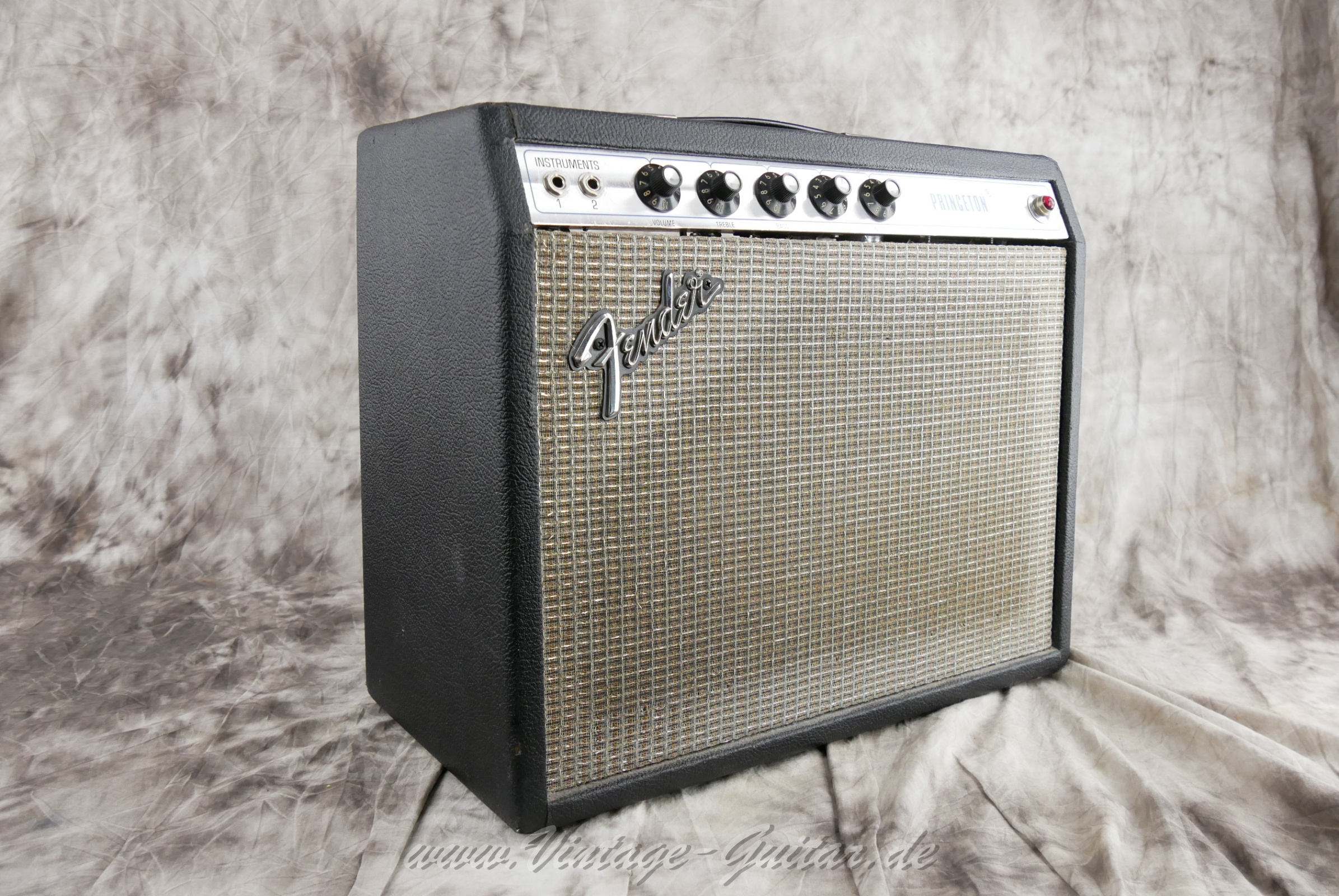 img/vintage/5750/Fender_princeton_1976_silverface_black_tolex003.jpg
