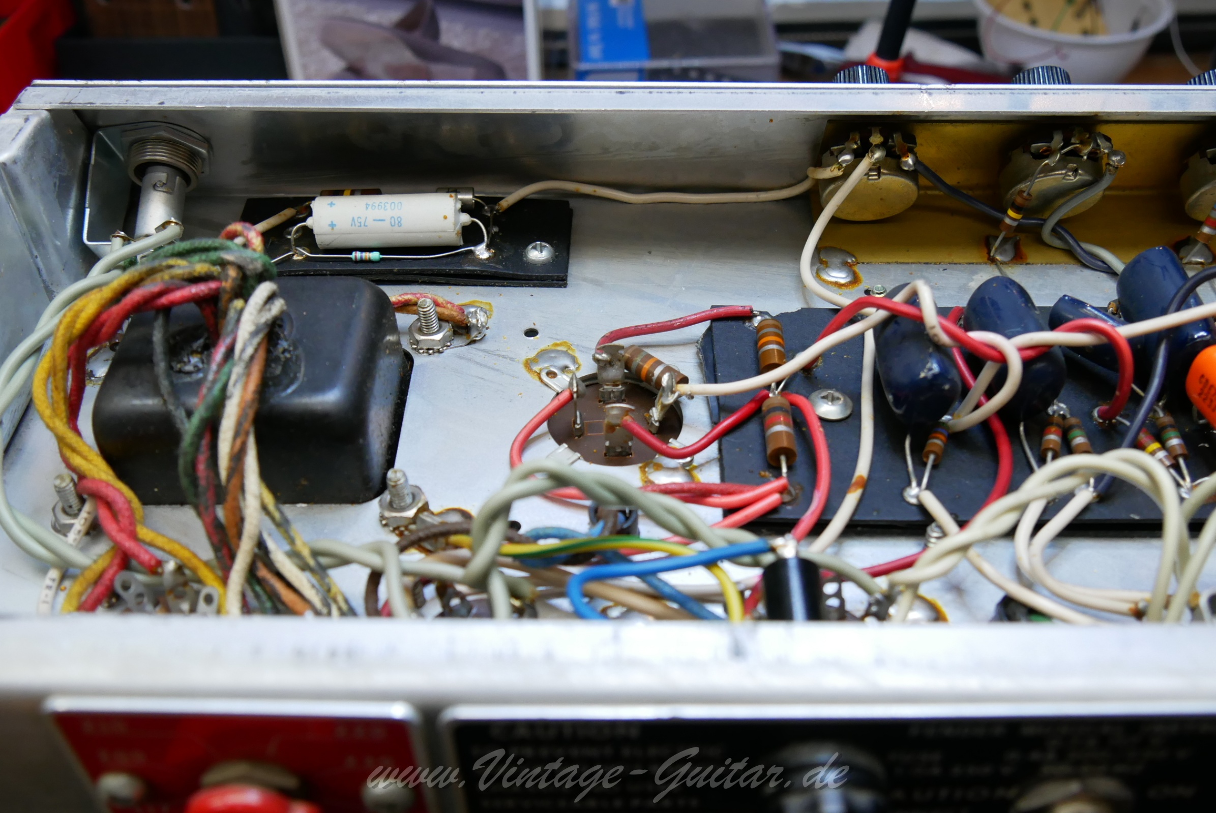 img/vintage/5750/Fender_princeton_1976_silverface_black_tolex009.jpg