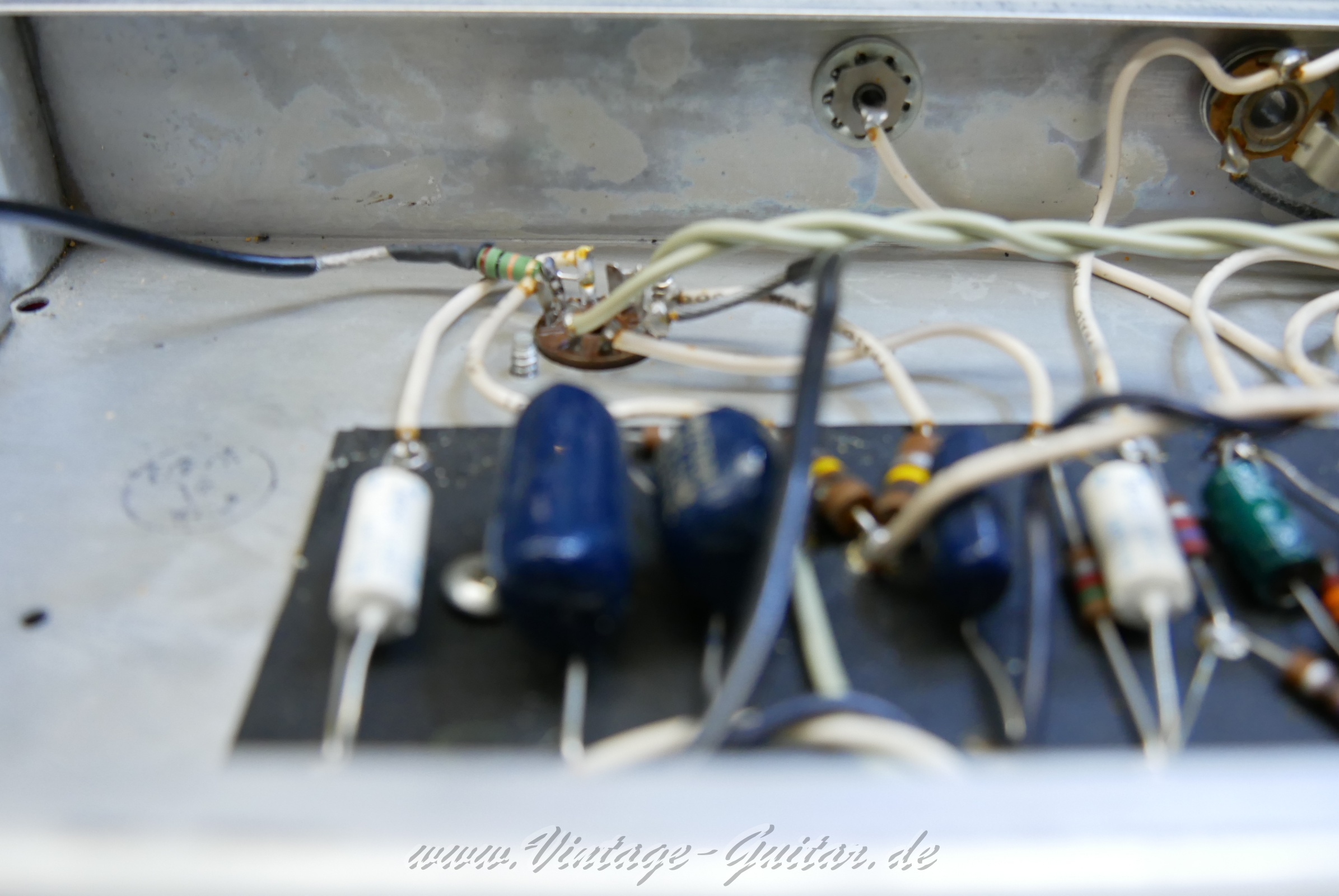 img/vintage/5750/Fender_princeton_1976_silverface_black_tolex011.jpg