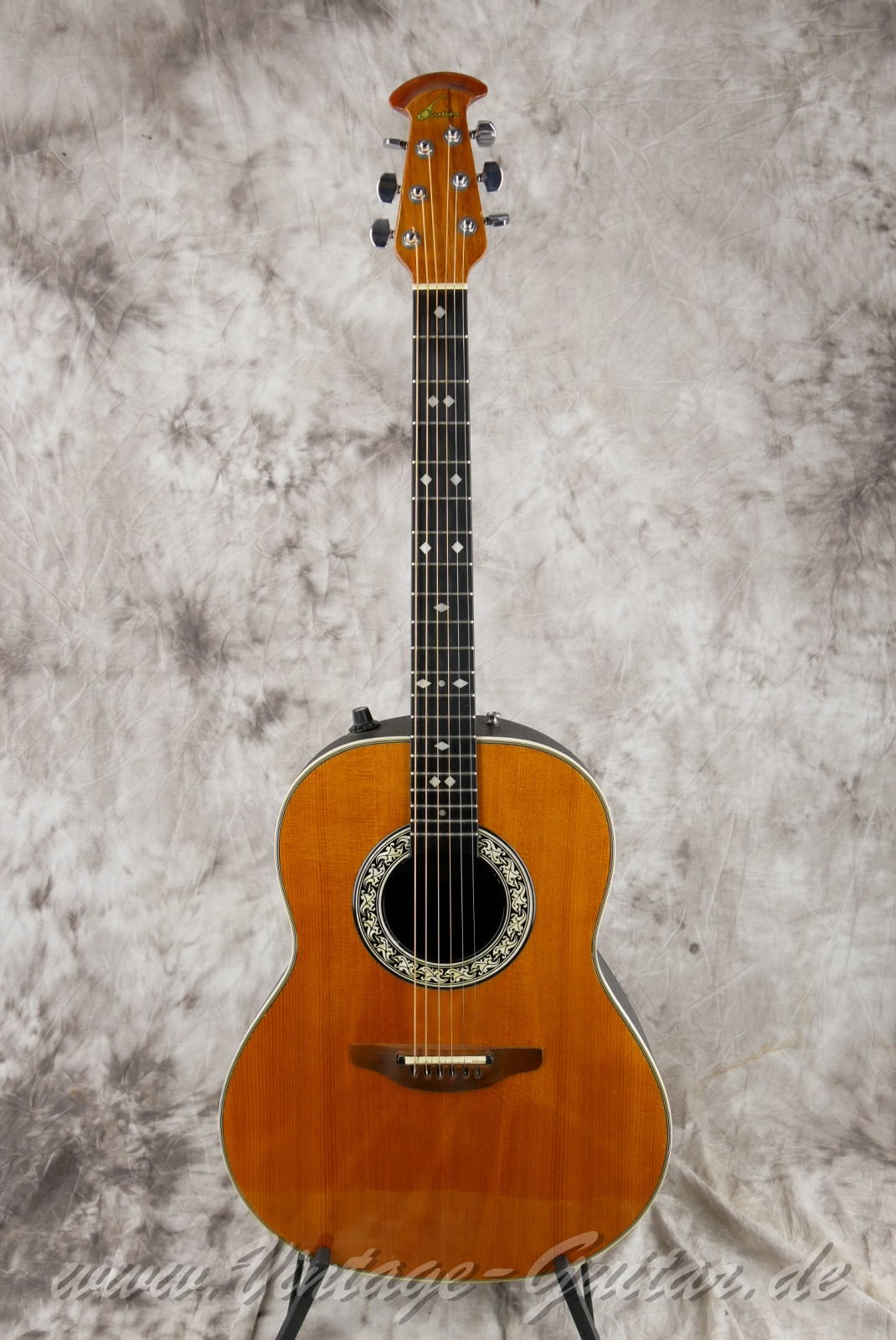 img/vintage/5753/Ovation_1612_USA_natural-001.jpg