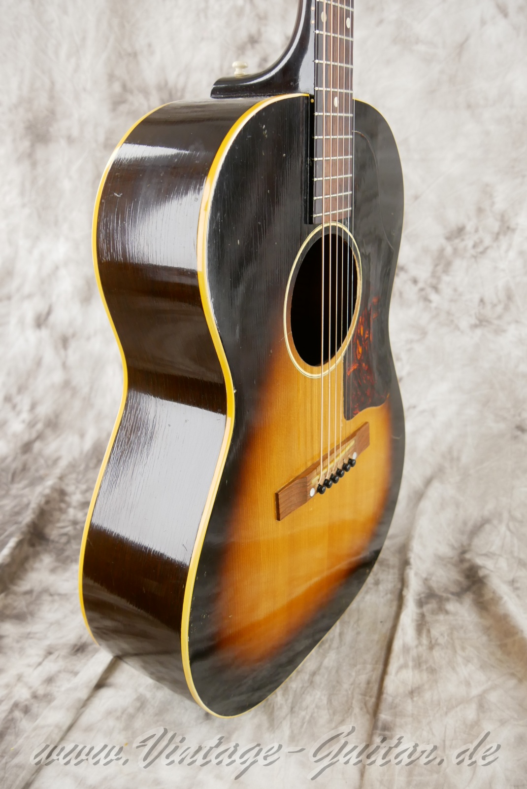 Gibson-LG1-1955-sunburst-009.jpg