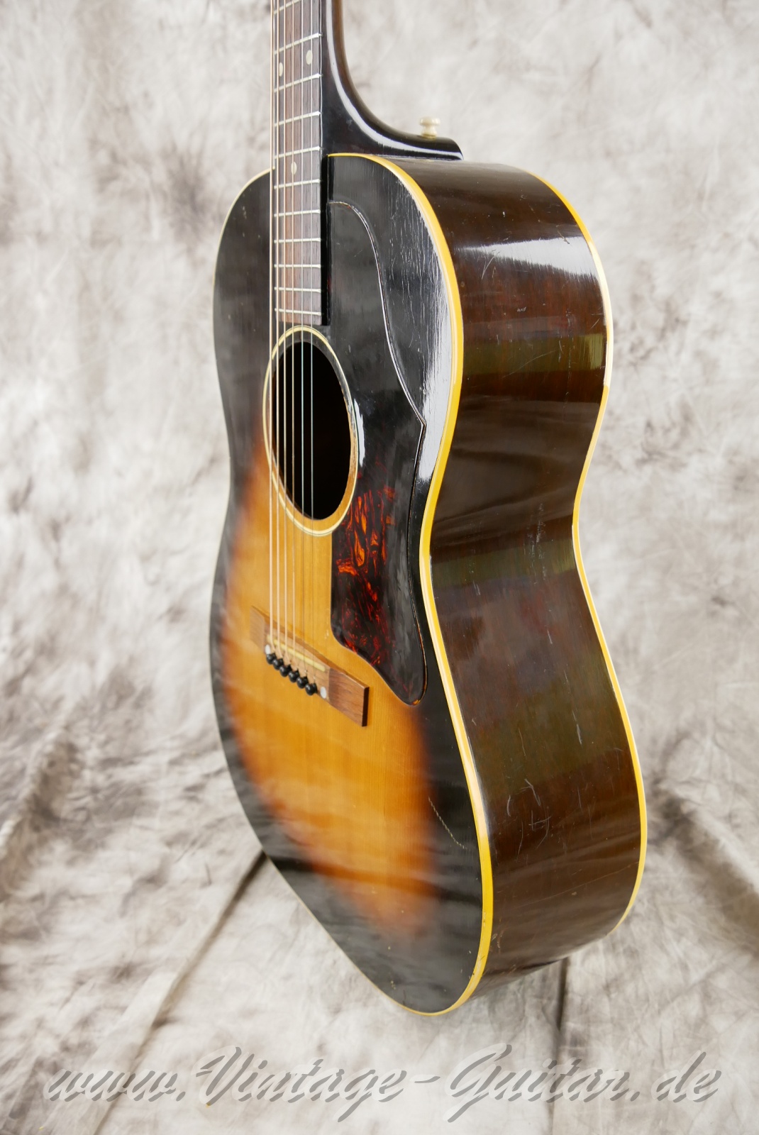 Gibson-LG1-1955-sunburst-010.jpg