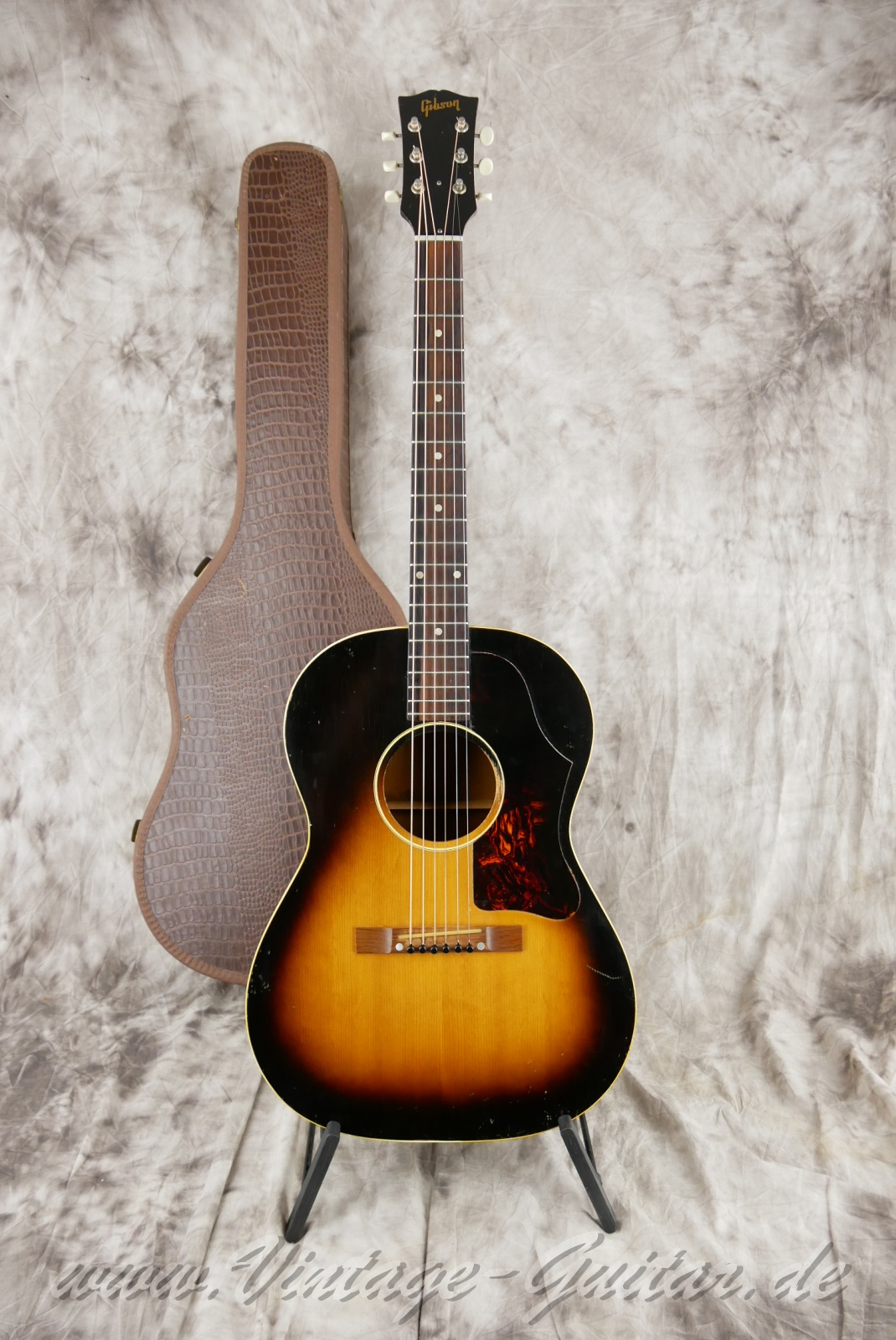 Gibson-LG1-1955-sunburst-015.jpg
