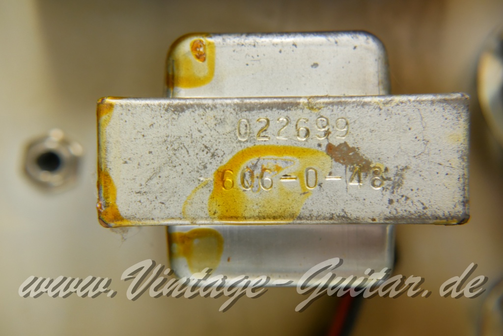 img/vintage/5757/Fender_Twin_Reverb_amp_silverface_1971-015.JPG
