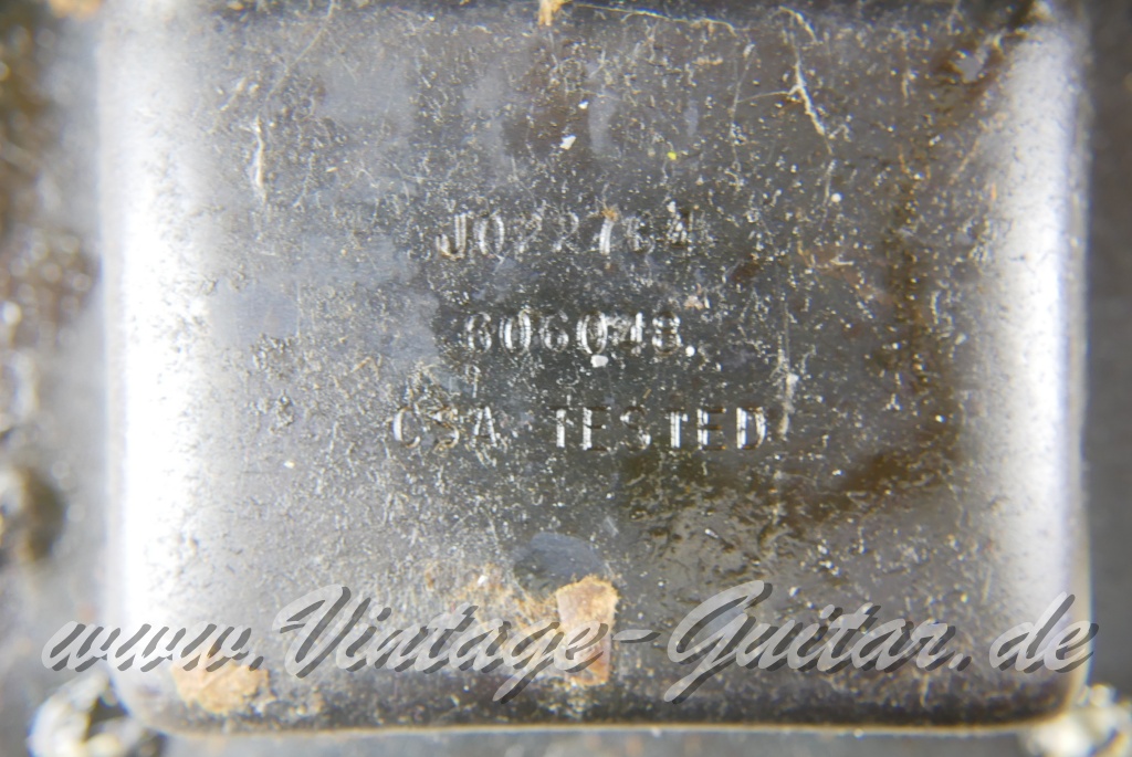 img/vintage/5757/Fender_Twin_Reverb_amp_silverface_1971-016.JPG