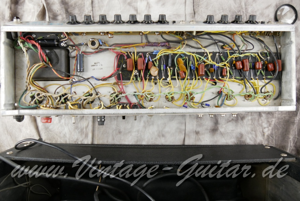 img/vintage/5757/Fender_Twin_Reverb_amp_silverface_1971-018.JPG