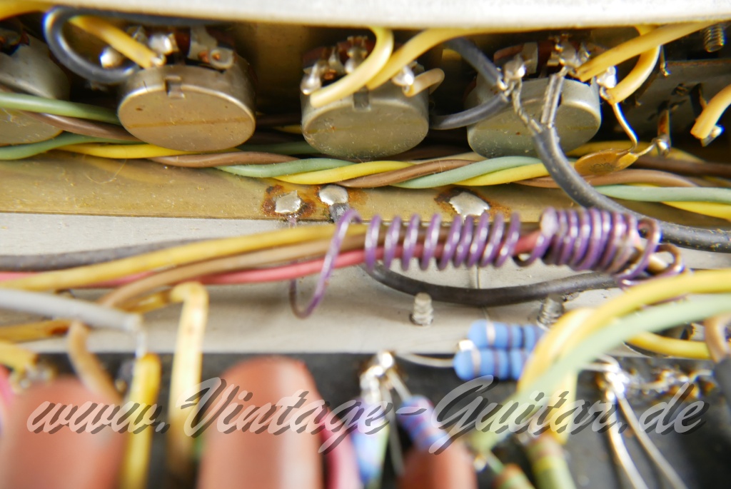 img/vintage/5757/Fender_Twin_Reverb_amp_silverface_1971-024.JPG