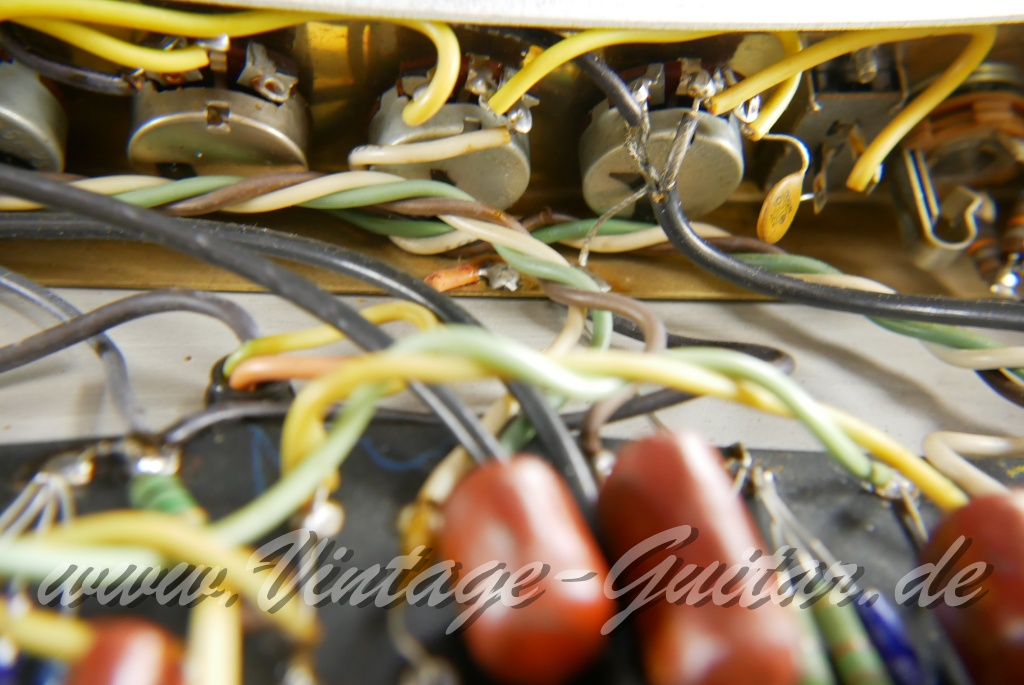 img/vintage/5757/Fender_Twin_Reverb_amp_silverface_1971-026.JPG