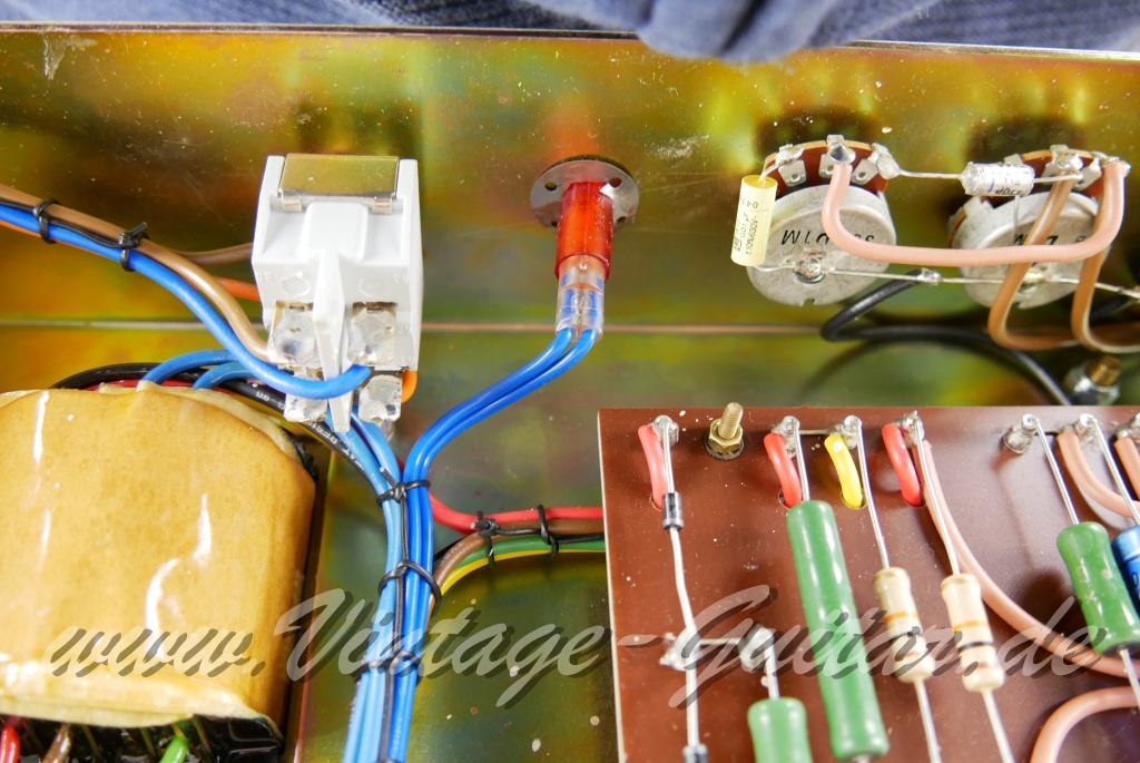 img/vintage/5758/Marshall_2061_X_Head_20_watts_Great_Britain_black_2007-015.JPG