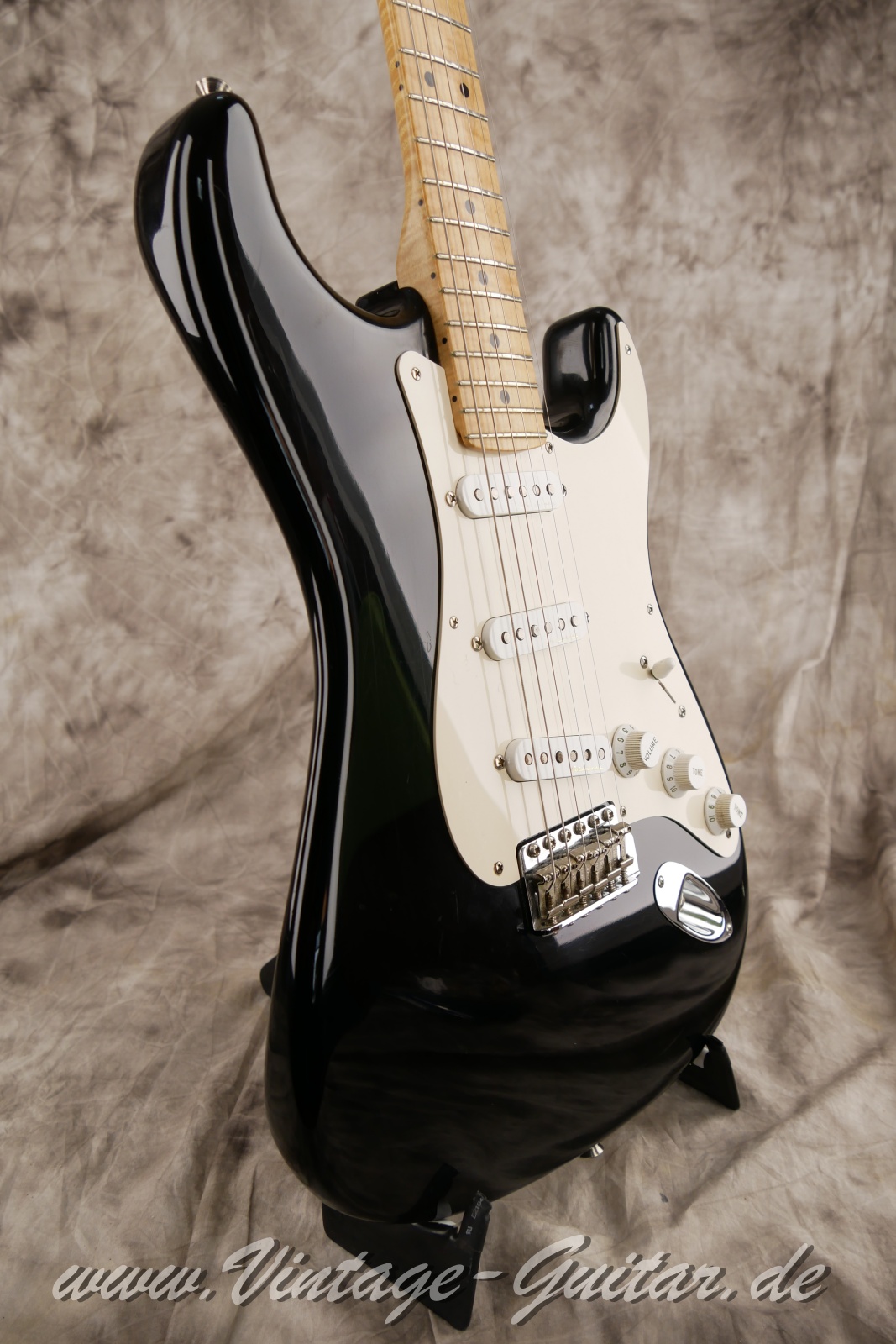 fender_stratocaster_eric_clapton_singnature_masterbuild_paul_walker_black_usa-009.JPG