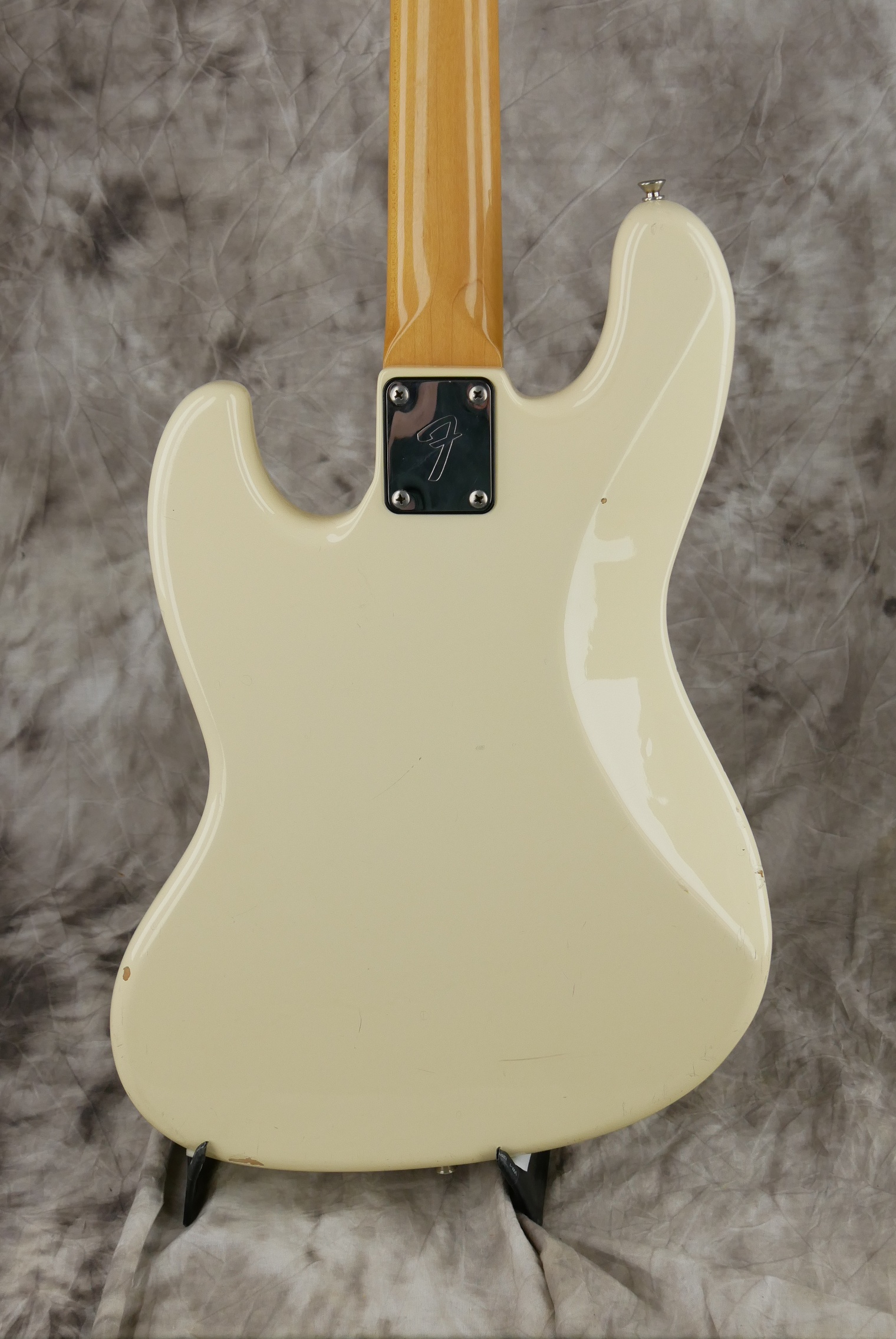 Fender-Squier-Jazz-Bass-1986-olympic-white-008.jpg