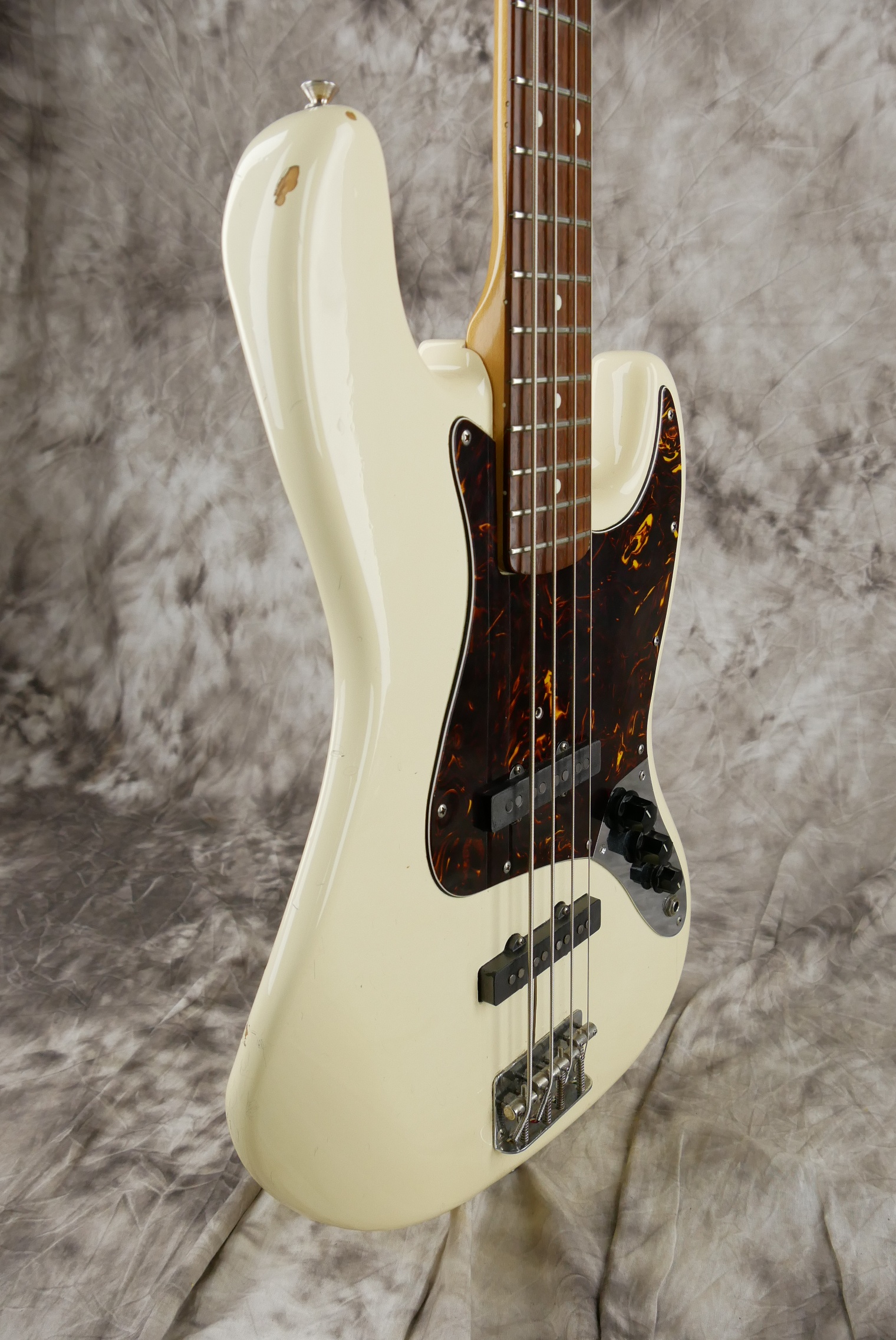Fender-Squier-Jazz-Bass-1986-olympic-white-009.jpg