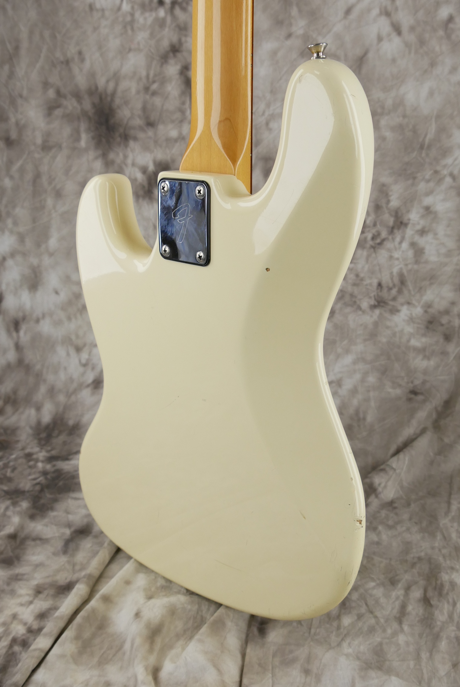 Fender-Squier-Jazz-Bass-1986-olympic-white-012.jpg