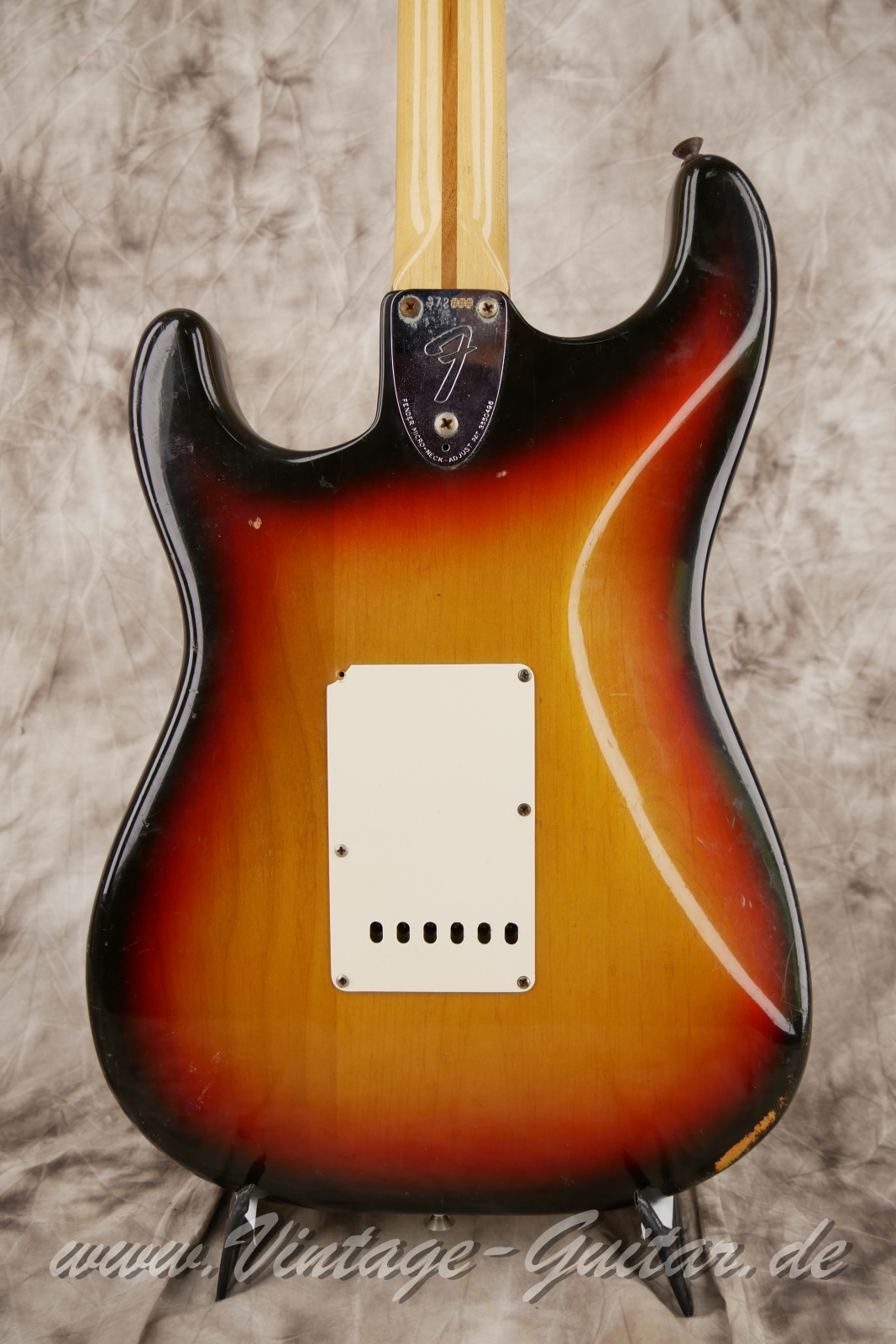 img/vintage/5767/Fende_Stratocaster_baujahr_1972_sunburst_usa-008.JPG