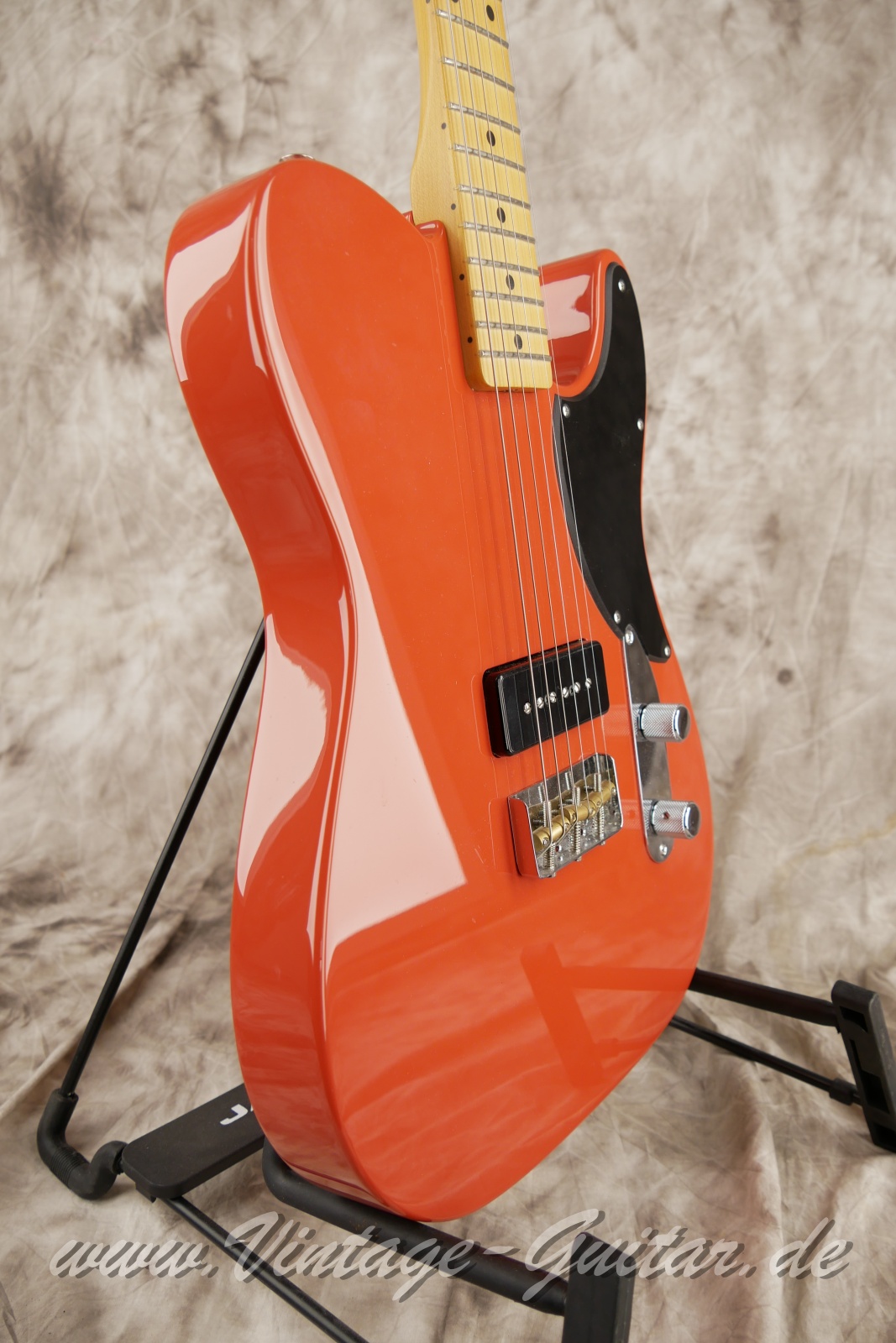 img/vintage/5768/Fender_telecaster_noventa_FRD_fiesta_red_mexico-009.JPG