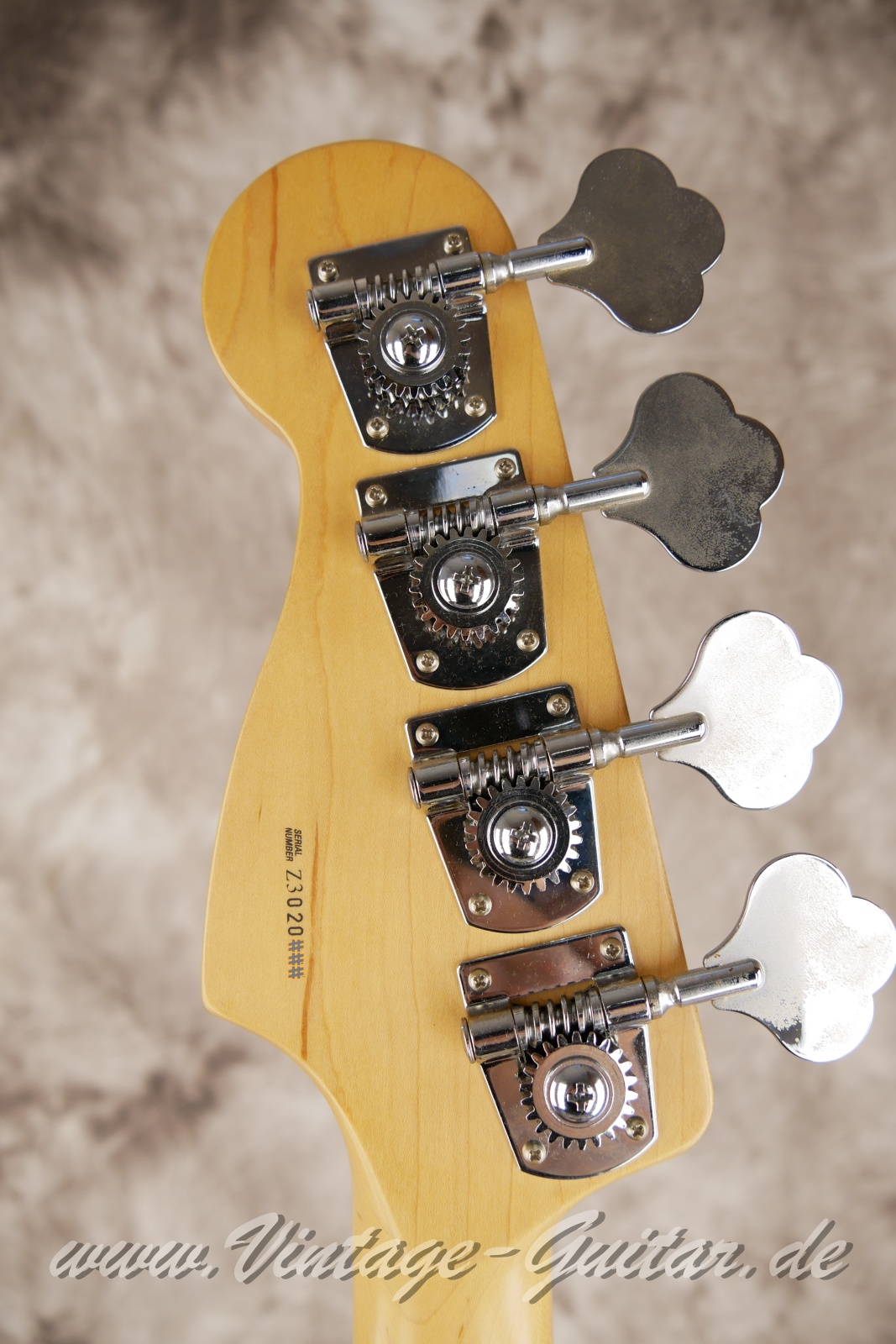 Fender_precision_bass_highway_one_transparent_red_usa-004.JPG
