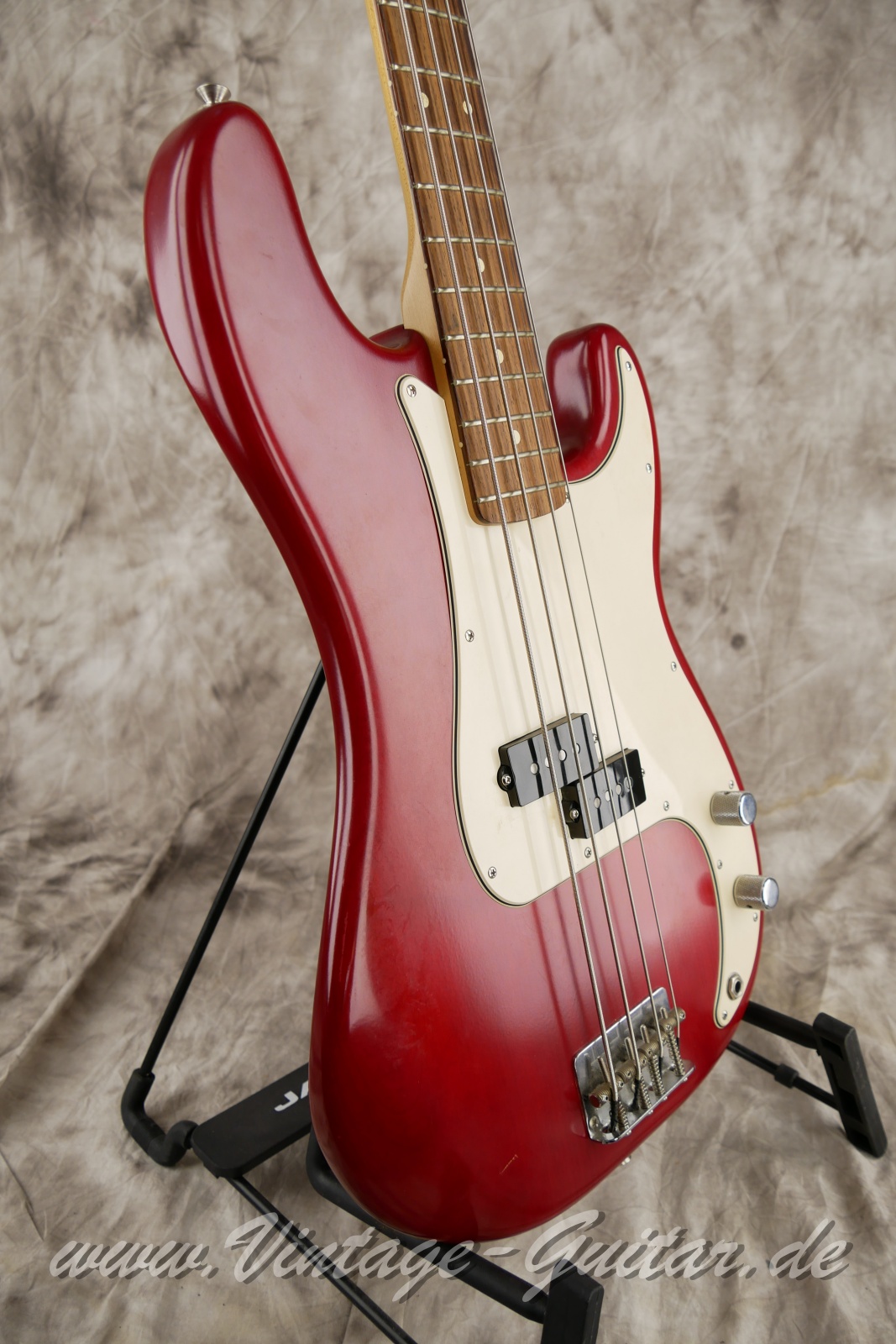 Fender_precision_bass_highway_one_transparent_red_usa-009.JPG