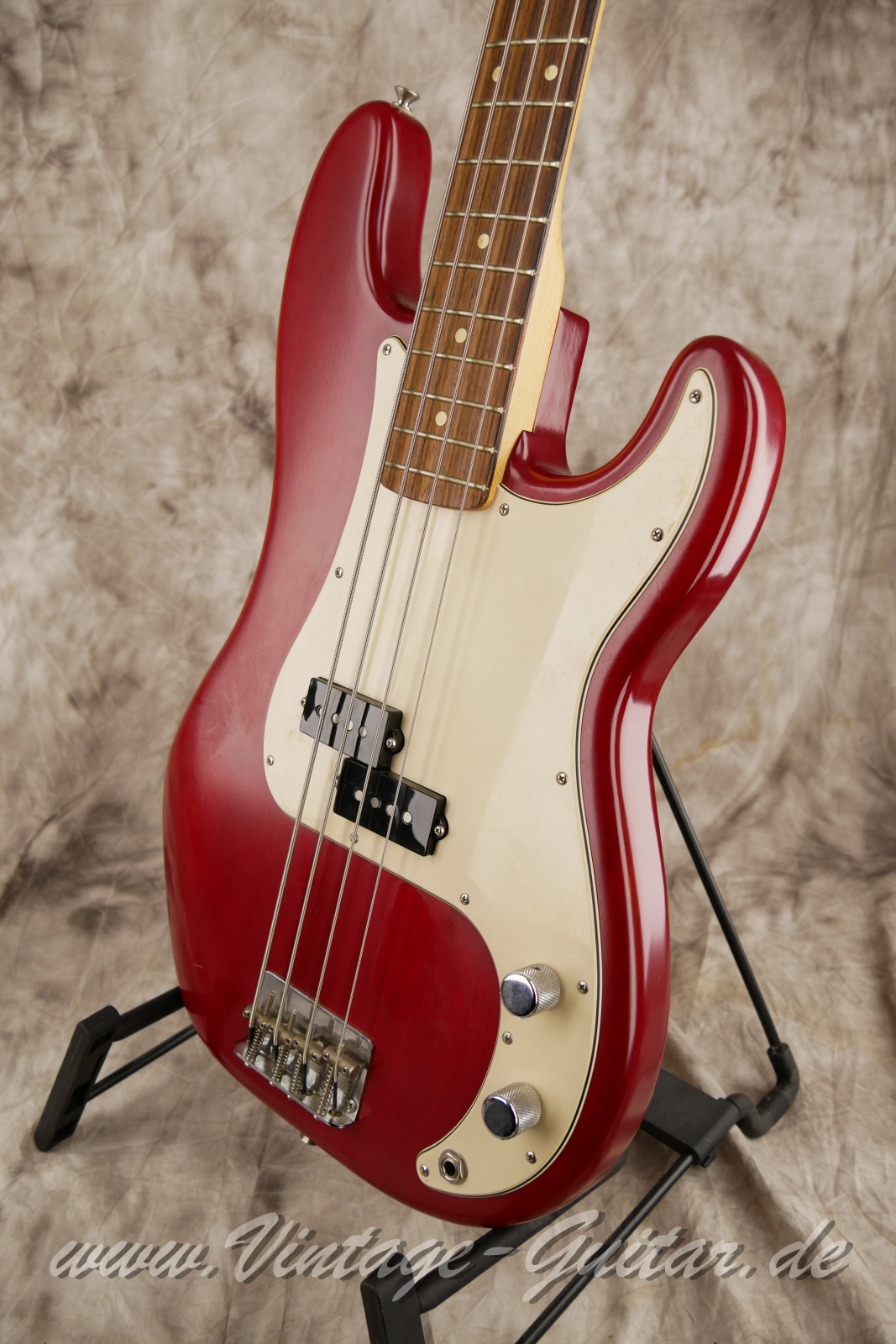 Fender_precision_bass_highway_one_transparent_red_usa-010.JPG
