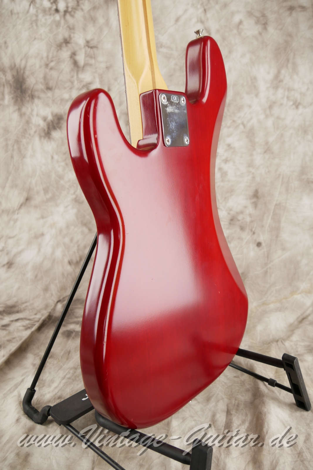 Fender_precision_bass_highway_one_transparent_red_usa-011.JPG