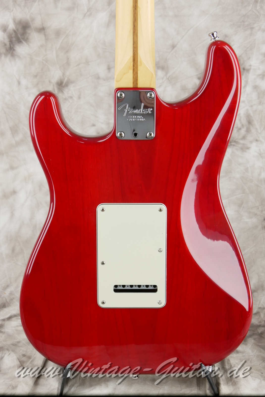 img/vintage/5772/Fender_Stratocastert_Deluxe_USA_transparent_red_1999-008.JPG