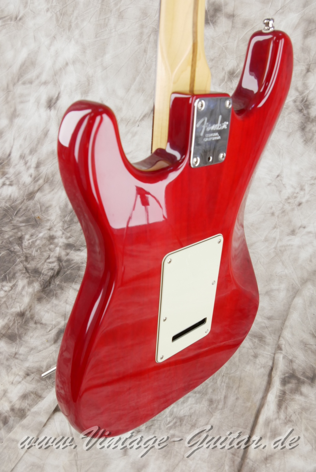 img/vintage/5772/Fender_Stratocastert_Deluxe_USA_transparent_red_1999-011.JPG