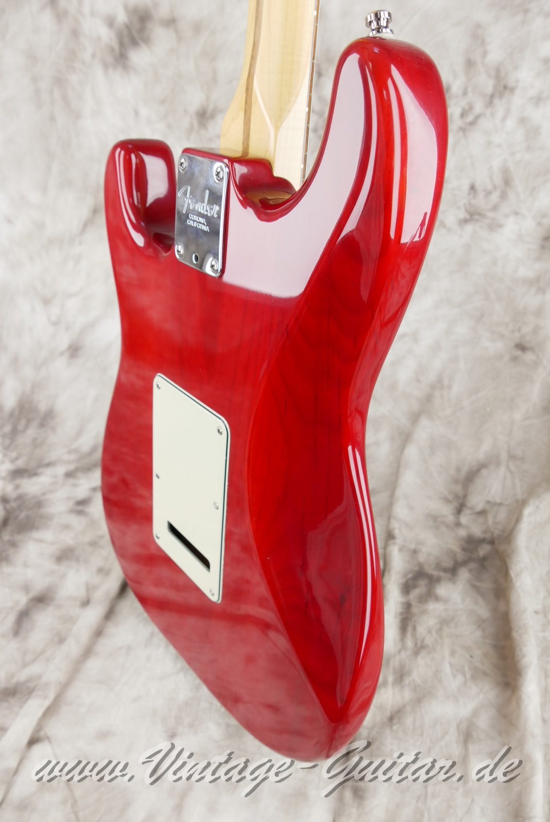 img/vintage/5772/Fender_Stratocastert_Deluxe_USA_transparent_red_1999-012.JPG