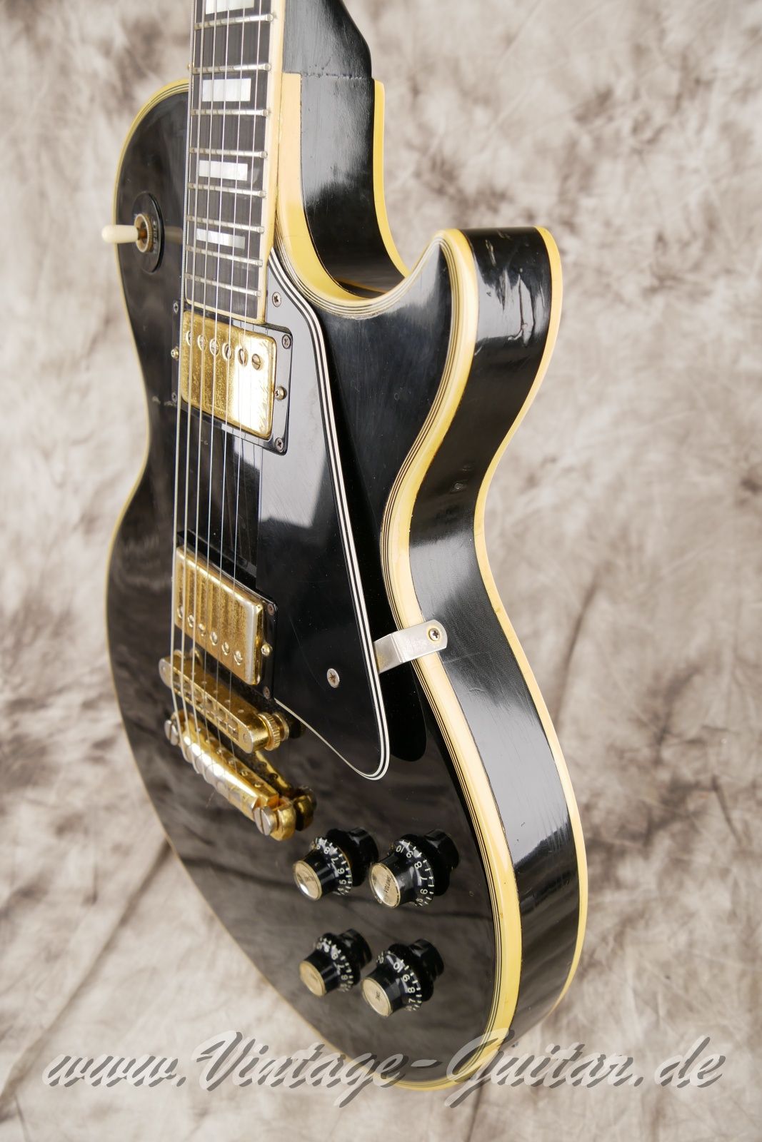 img/vintage/5773/Gibson_Les_Paul_Custom_black_1976-010.JPG
