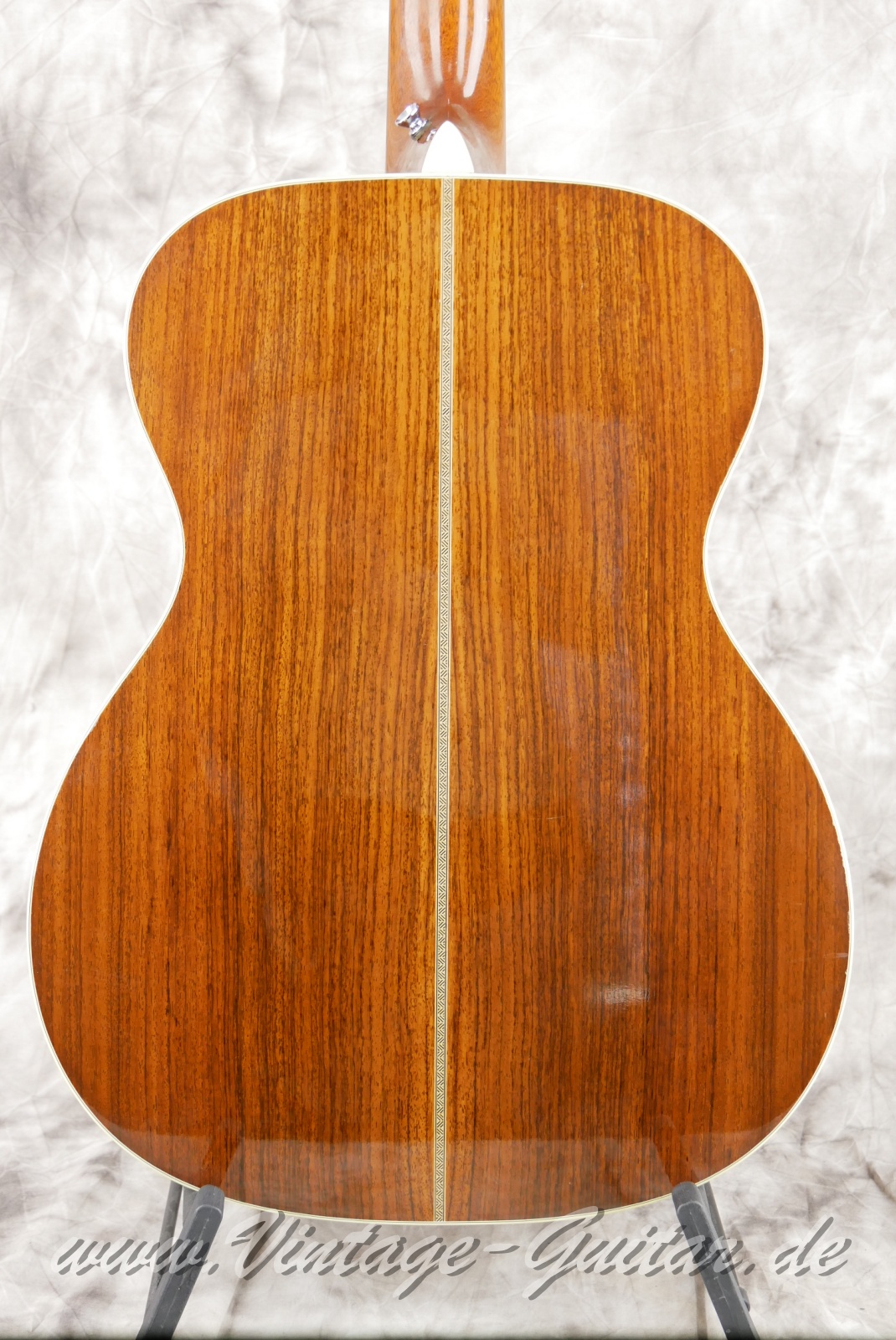 Martin_000_28_EC_Eric_Clapton_USA_natural_2007-008.JPG