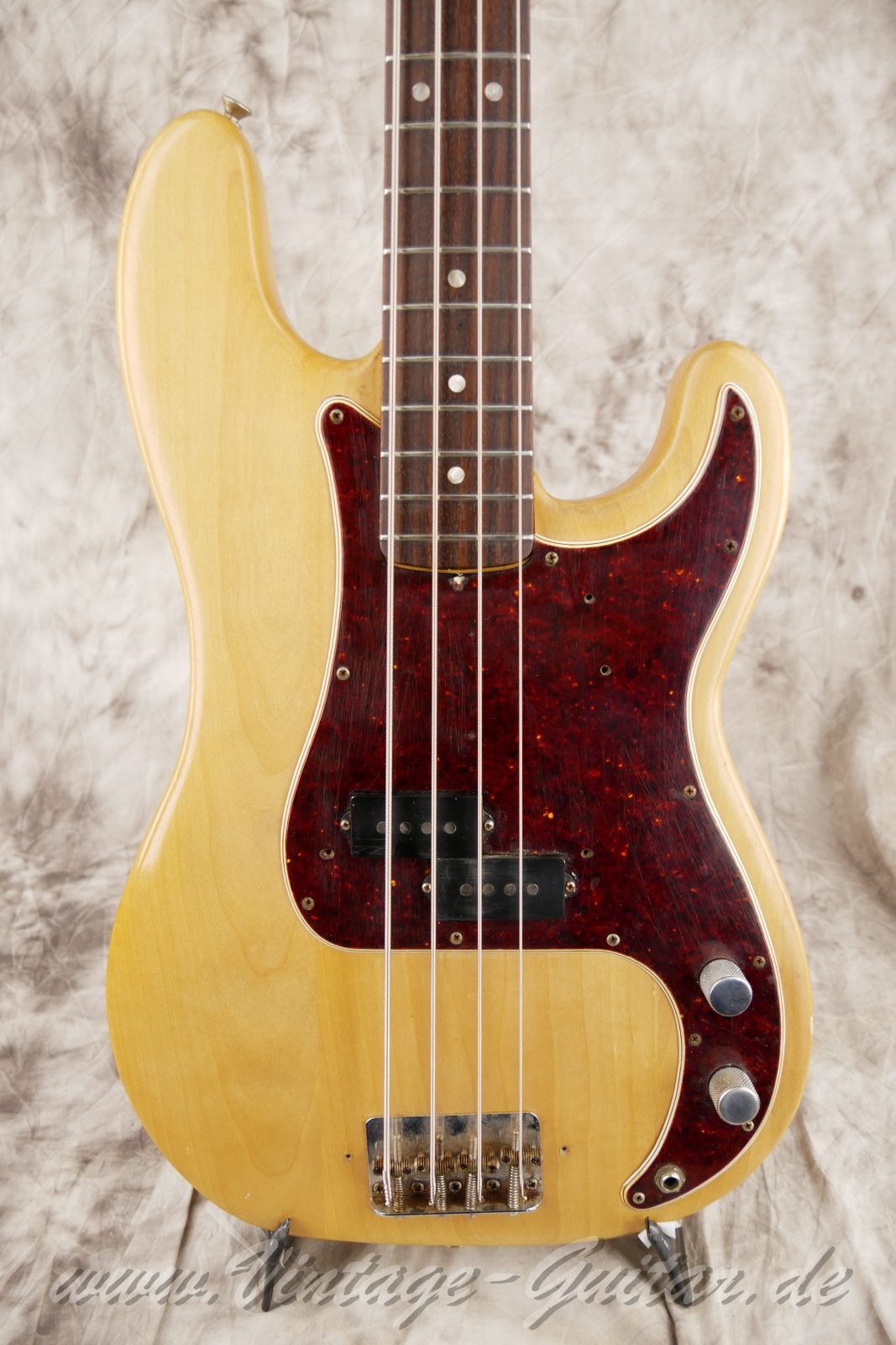 fender_precision_natural_stripped_baujahr_1966_usa-007.jpg